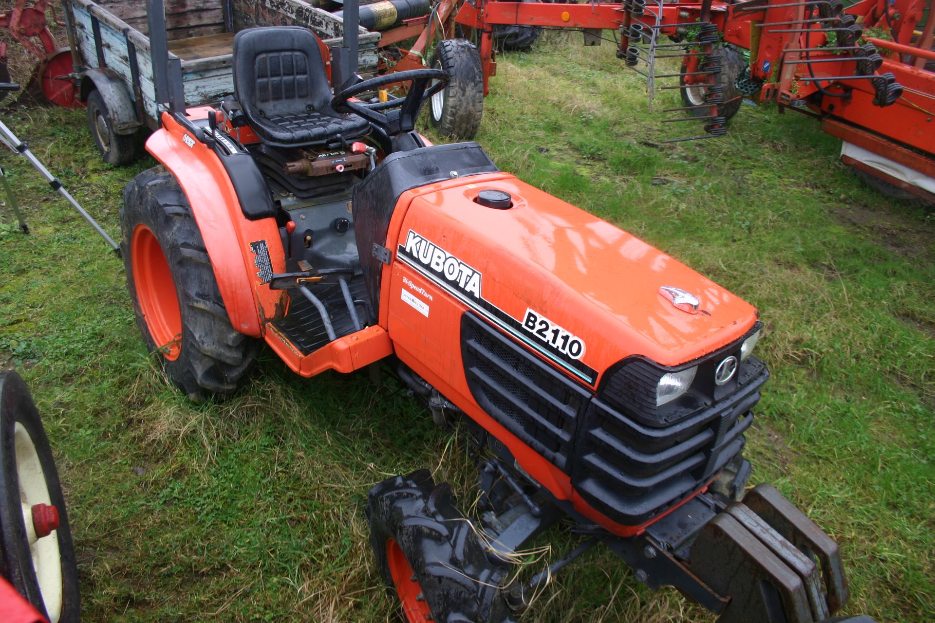 KUBOTA B2110 HST COMPACT TRACTOR 4WD, SHOWING 1189 HOURS, AGRICULTURAL TYRES *PLUS VAT* - Image 6 of 6