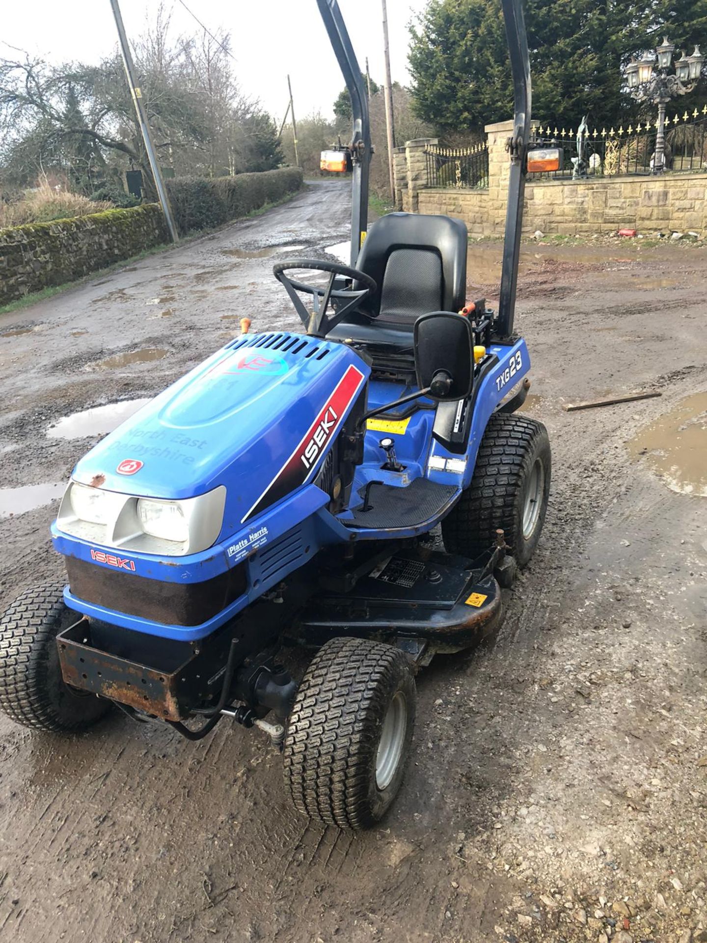 ISEKI TXG23 COMPACT TRACTOR WITH MOWING DECK, RUNS AND WORKS, LOW HOURS ONLY 800 *PLUS VAT* - Image 2 of 6