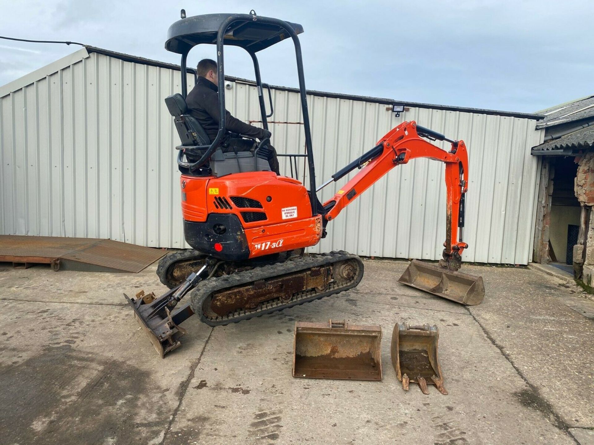 KUBOTA U17-3A EXCAVATOR, 1.7 TON, COMPLETE WITH 3 BUCKETS, YEAR 2014 *PLUS VAT* - Image 2 of 8