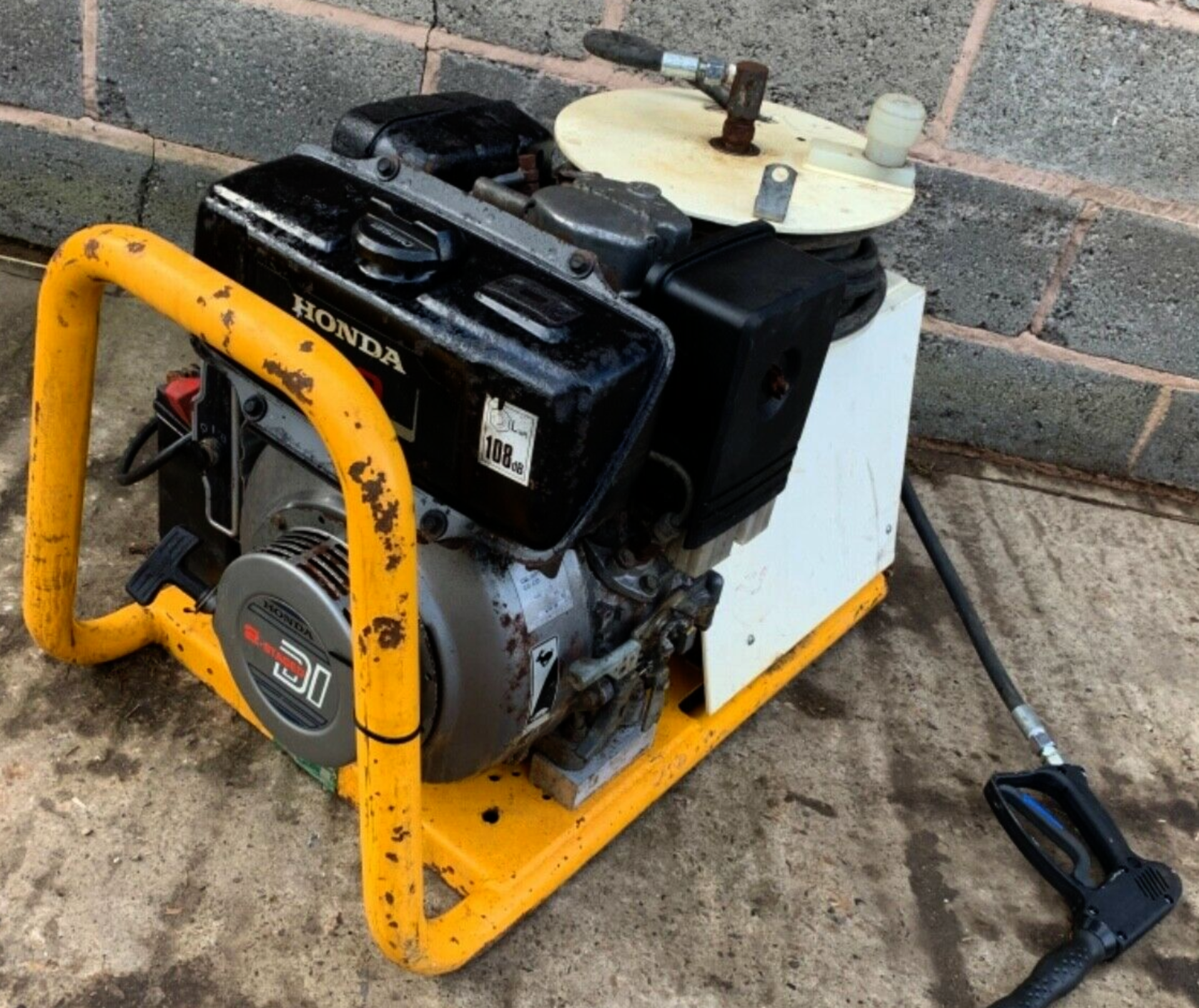 BRENDON INDUSTRIAL DIESEL PRESSURE WASHER 3000 PSI - Image 2 of 5