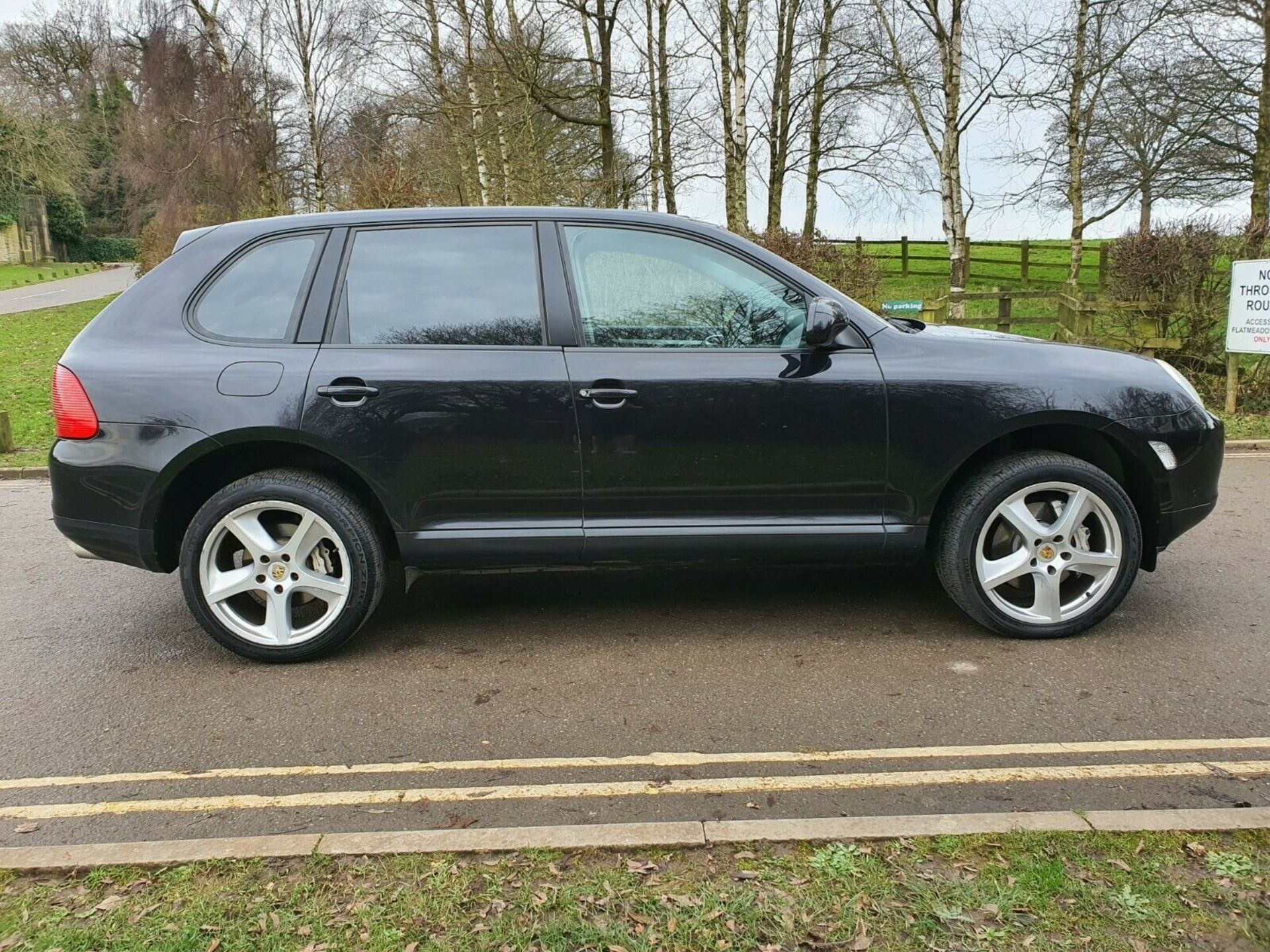 2006/06 REG PORSCHE CAYENNE S TIPTRONIC 4.5L BLACK PETROL 4X4 AUTOMATIC, SAT NAV *NO VAT* - Image 8 of 12