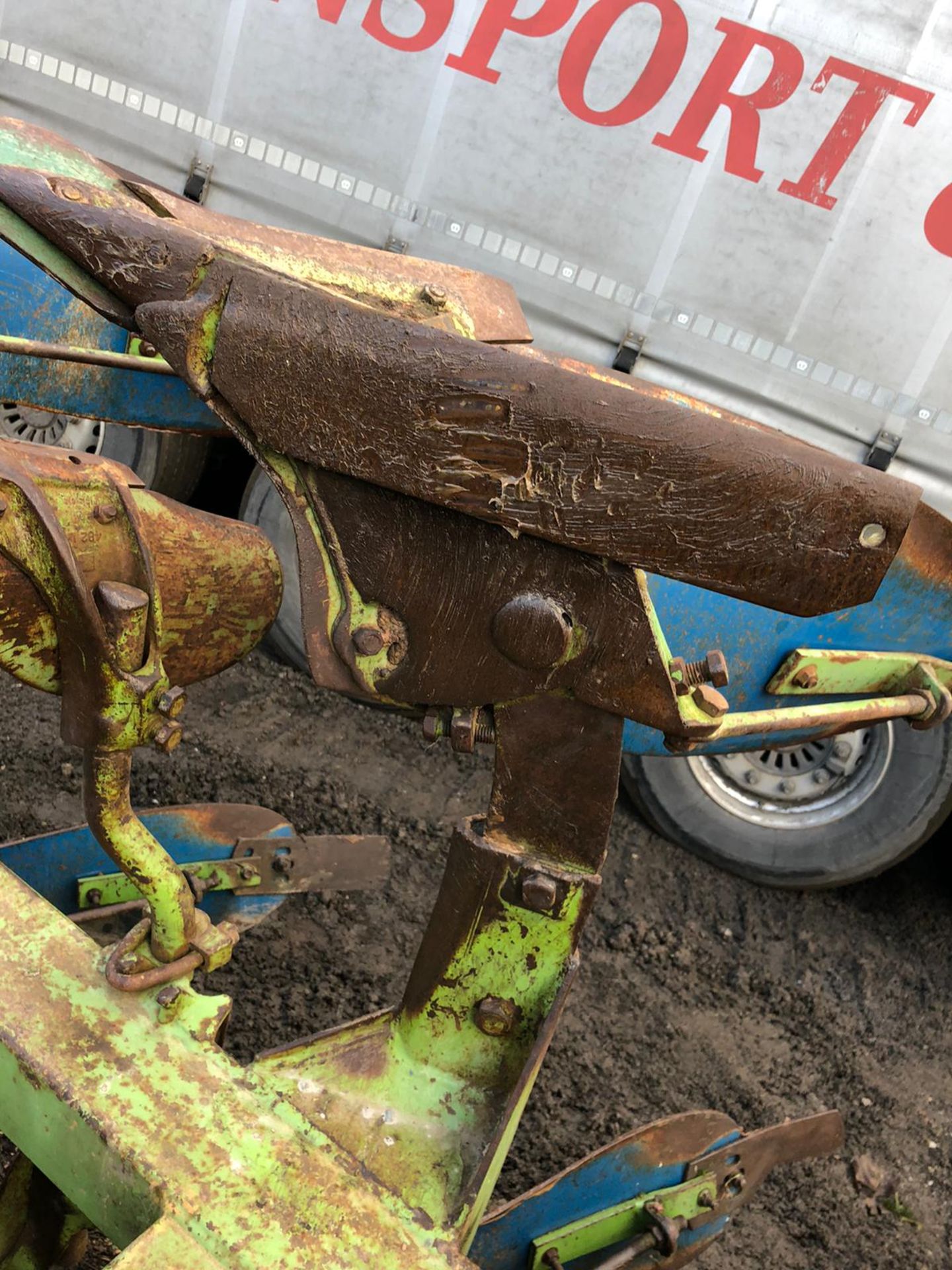 DOWDESWELL DP8B 4 FURROW PLOUGH IN GOOD CONDITION, NO WELD *PLUS VAT* - Image 5 of 8