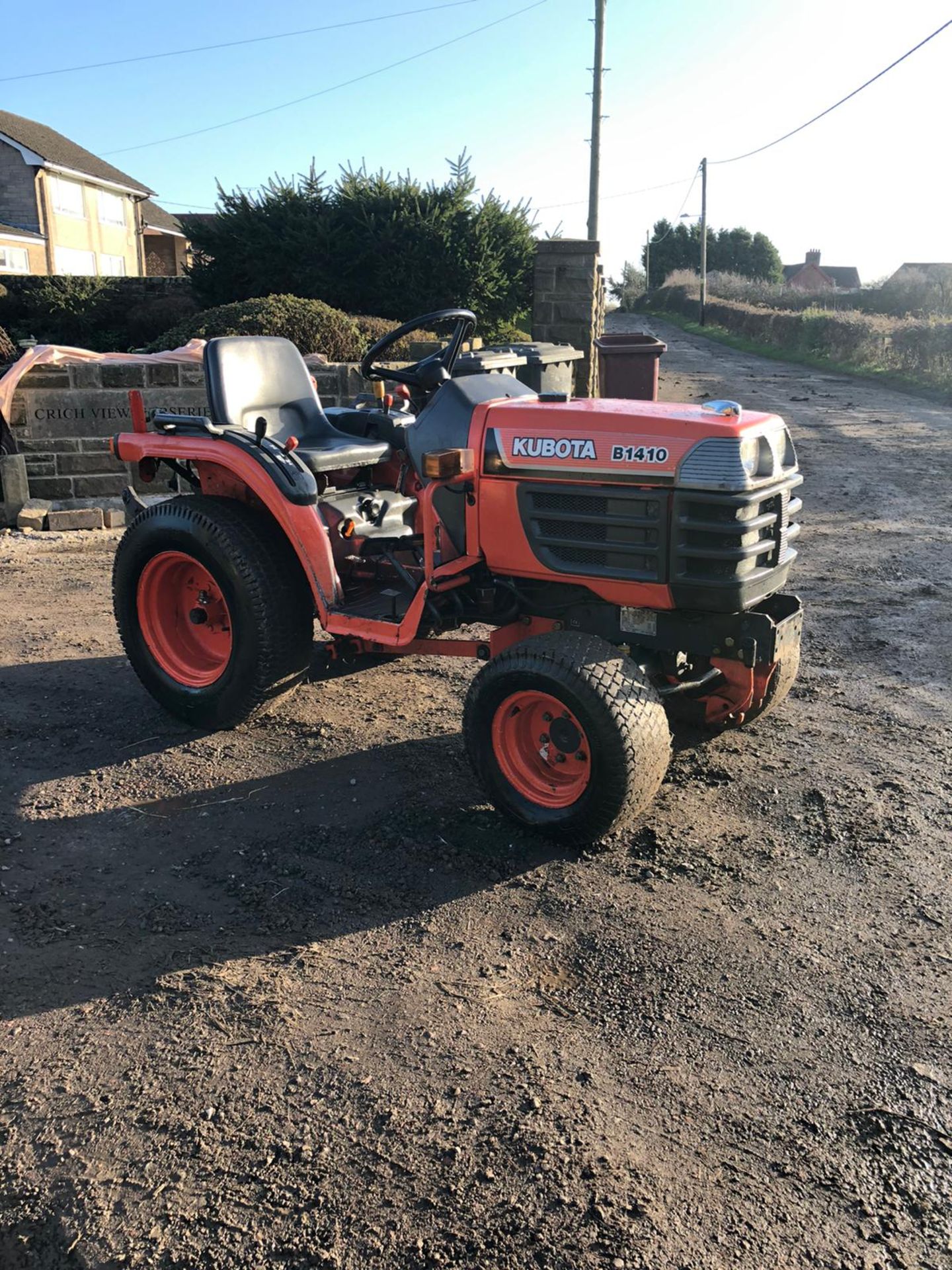 KUBOTA B1410 COMPACT TRACTOR, RUNS, WORKS AND DRIVES, 4 WHEEL DRIVE *PLUS VAT* - Image 3 of 5