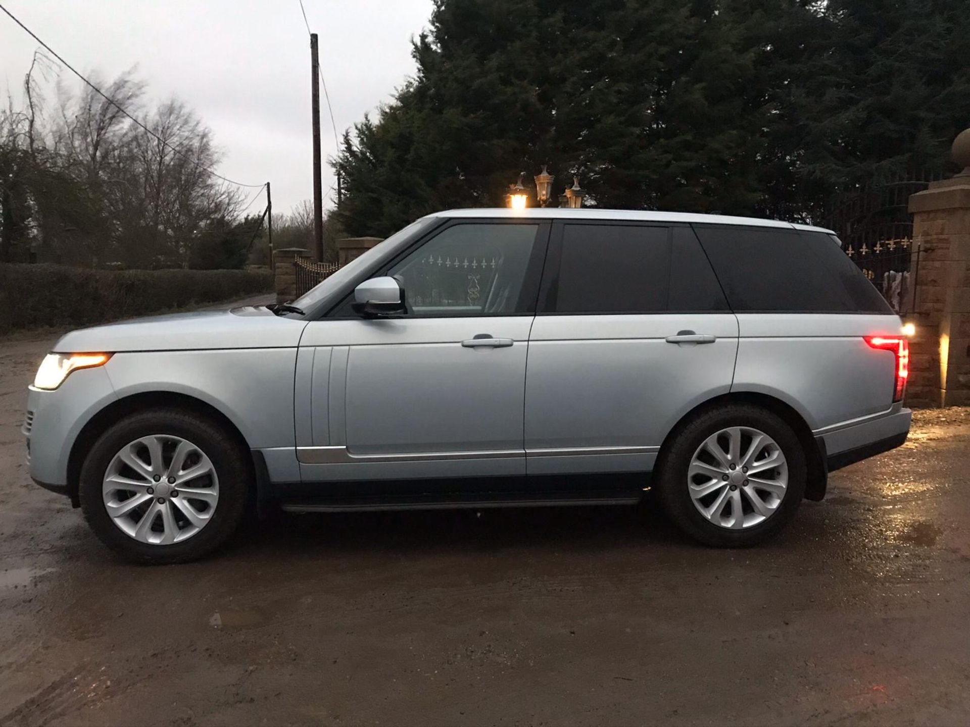 2015/15 REG LAND ROVER RANGE ROVER VOGUE SE SDV8 4.4L SILVER DIESEL 4X4, SHOWING 1 FORMER KEEPER - Bild 14 aus 24