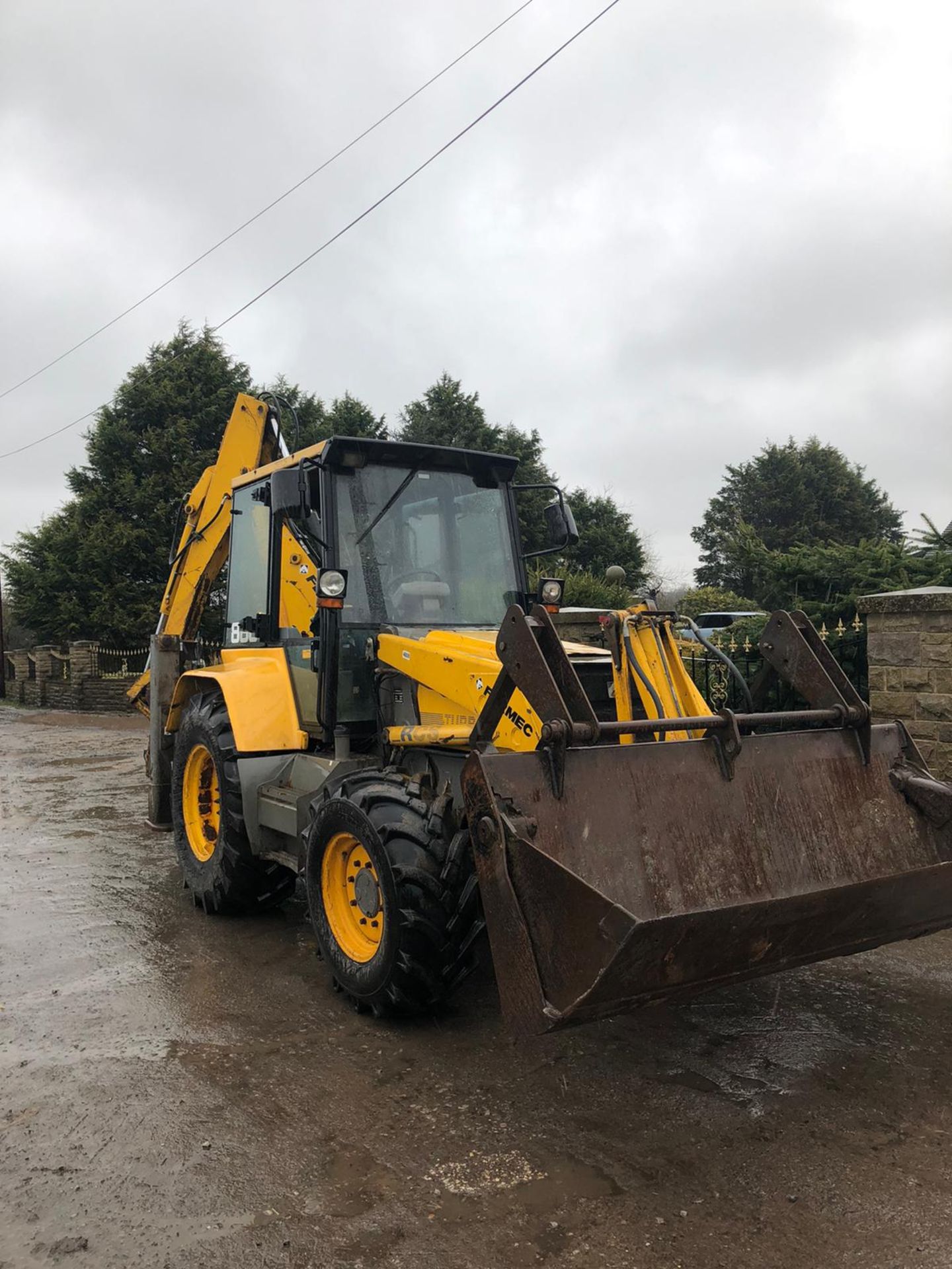 FERMEC 860 DIGGER, 4-IN-1 BUCKET, 4 WHEEL DRIVE, EXTRA DIG, QUICK HITCH, RUNS, DRIVES & DIGS - Image 2 of 6