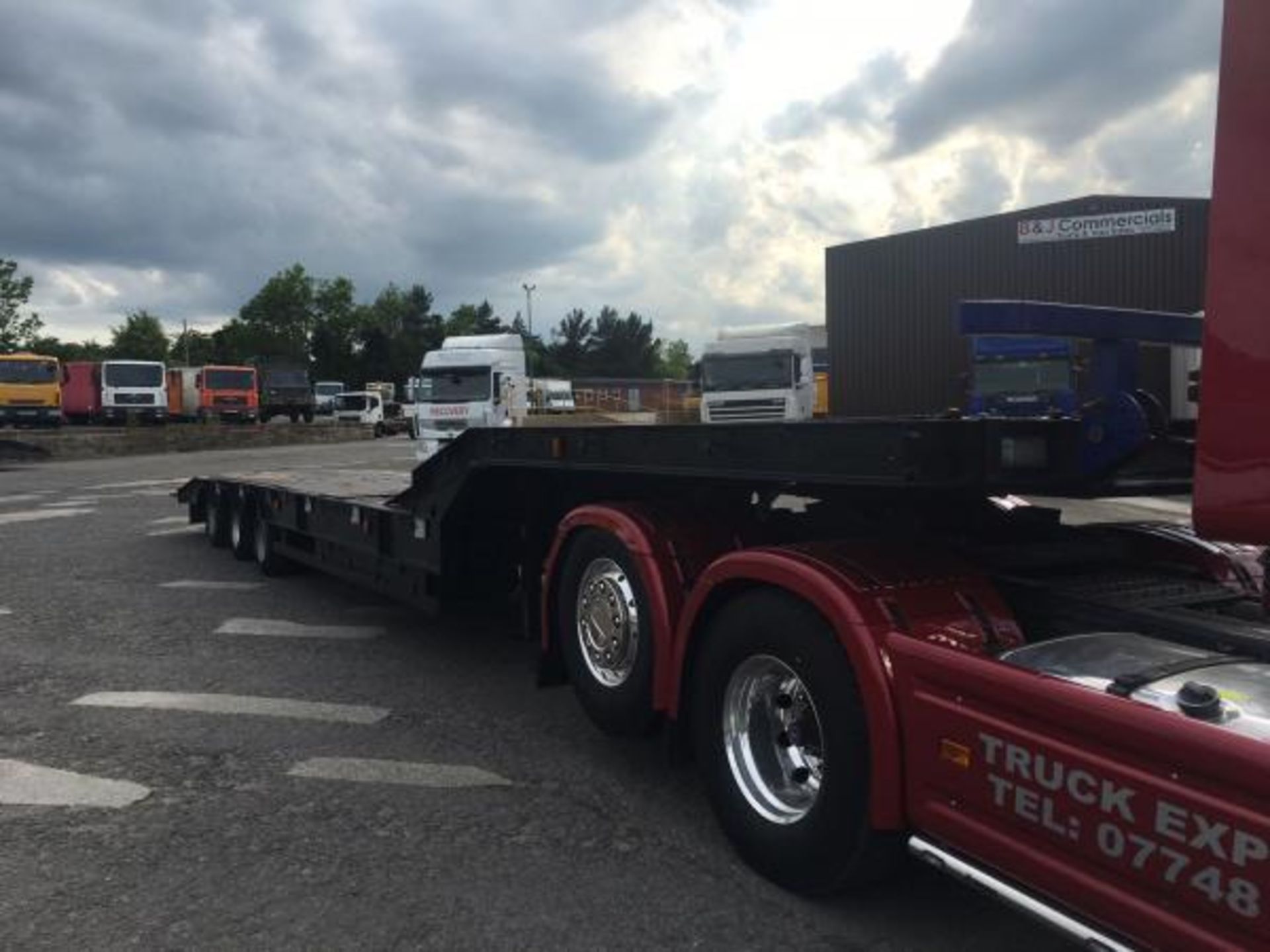 2004 CHIEFTAIN TRI AXLE LOW LOADER TRAILER, GOOD CONDITION, ALLOY RAMPS, AIR SUSPENSION *PLUS VAT*