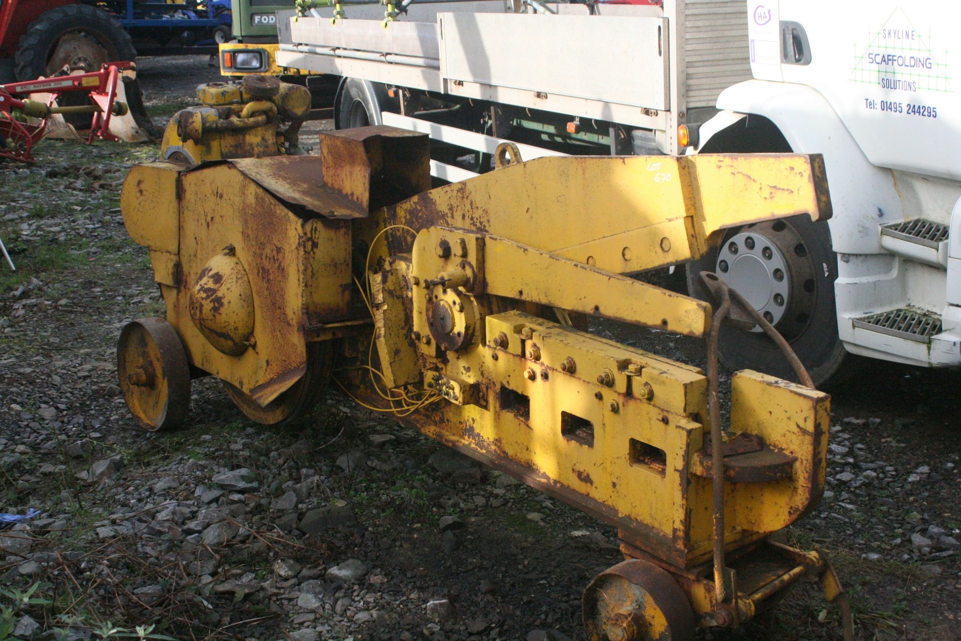 SCRAP METAL SHEAR FITTED WITH A LISTER 2 CYLINDER DIESEL HAND START ENGINE (UNTESTED) *PLUS VAT* - Image 5 of 6