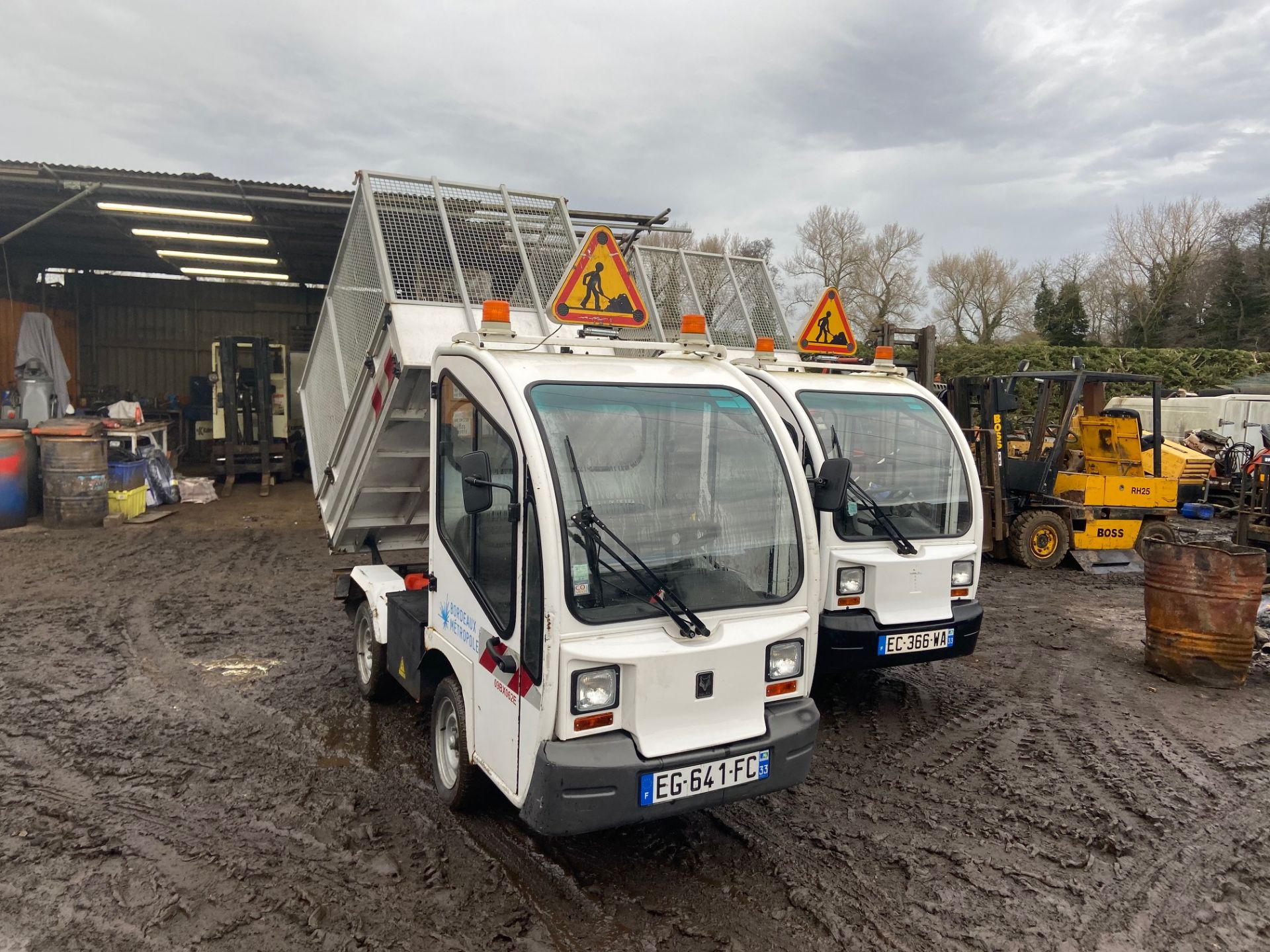 2 X GROUPIL G3 ELECTRIC TIPPER TRUCKS FOR SPARES / REPAIRS. FRENCH REGISTERED *PLUS VAT* - Image 2 of 7