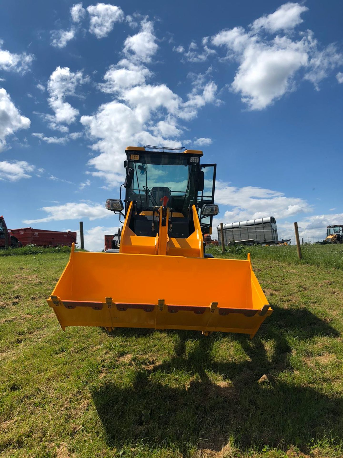 NEW / UNUSED ATTACK 1610 LOADING SHOVEL, 4 WHEEL DRIVE, DIESEL ENGINE, FULL GLASS CAB WITH HEATER - Image 3 of 5