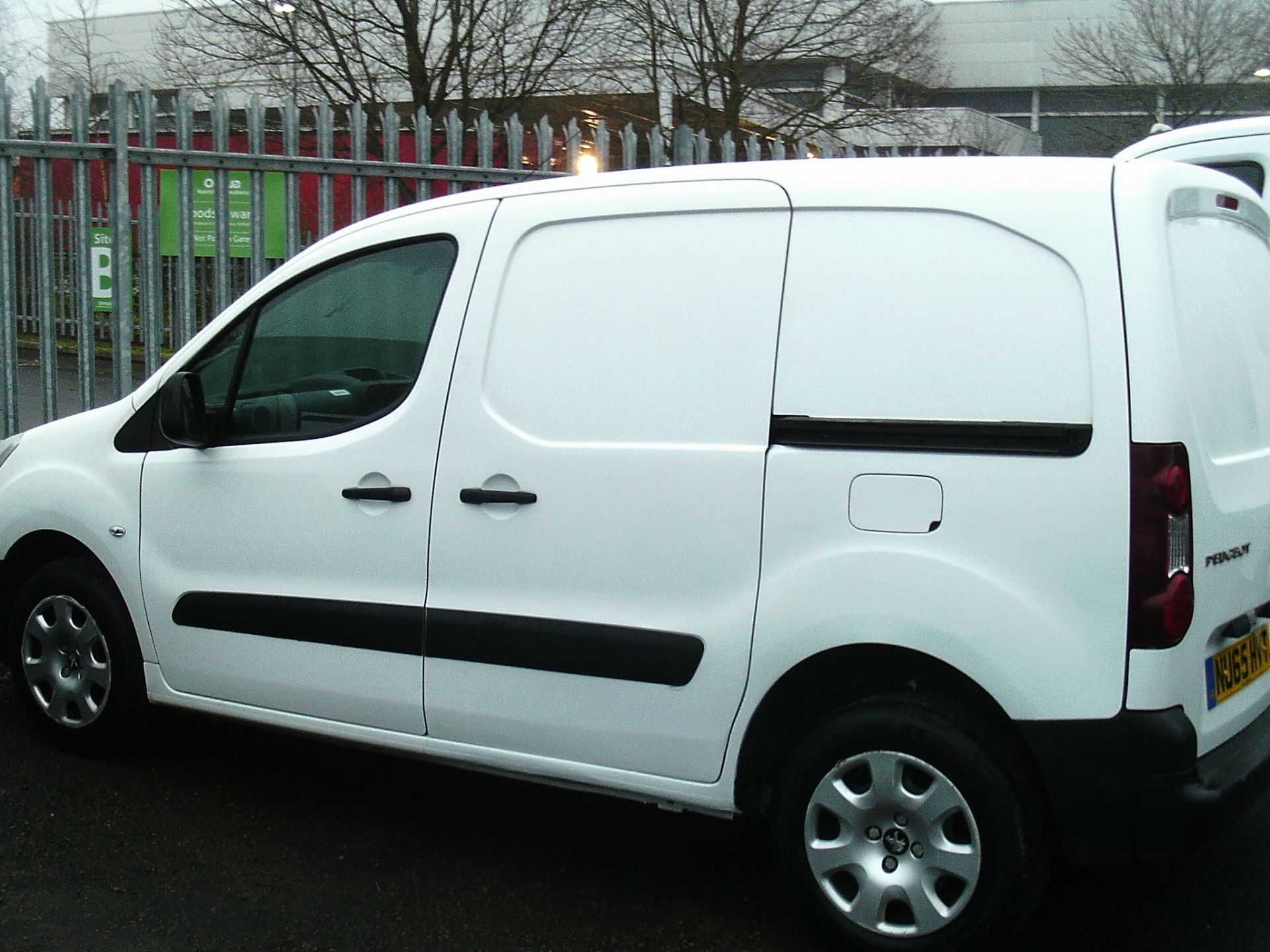 2015/65 REG PEUGEOT PARTNER 850 S L1 HDI 1.6 DIESEL WHITE PANEL VAN, SHOWING 0 FORMER KEEPERS - FSH! - Bild 2 aus 11