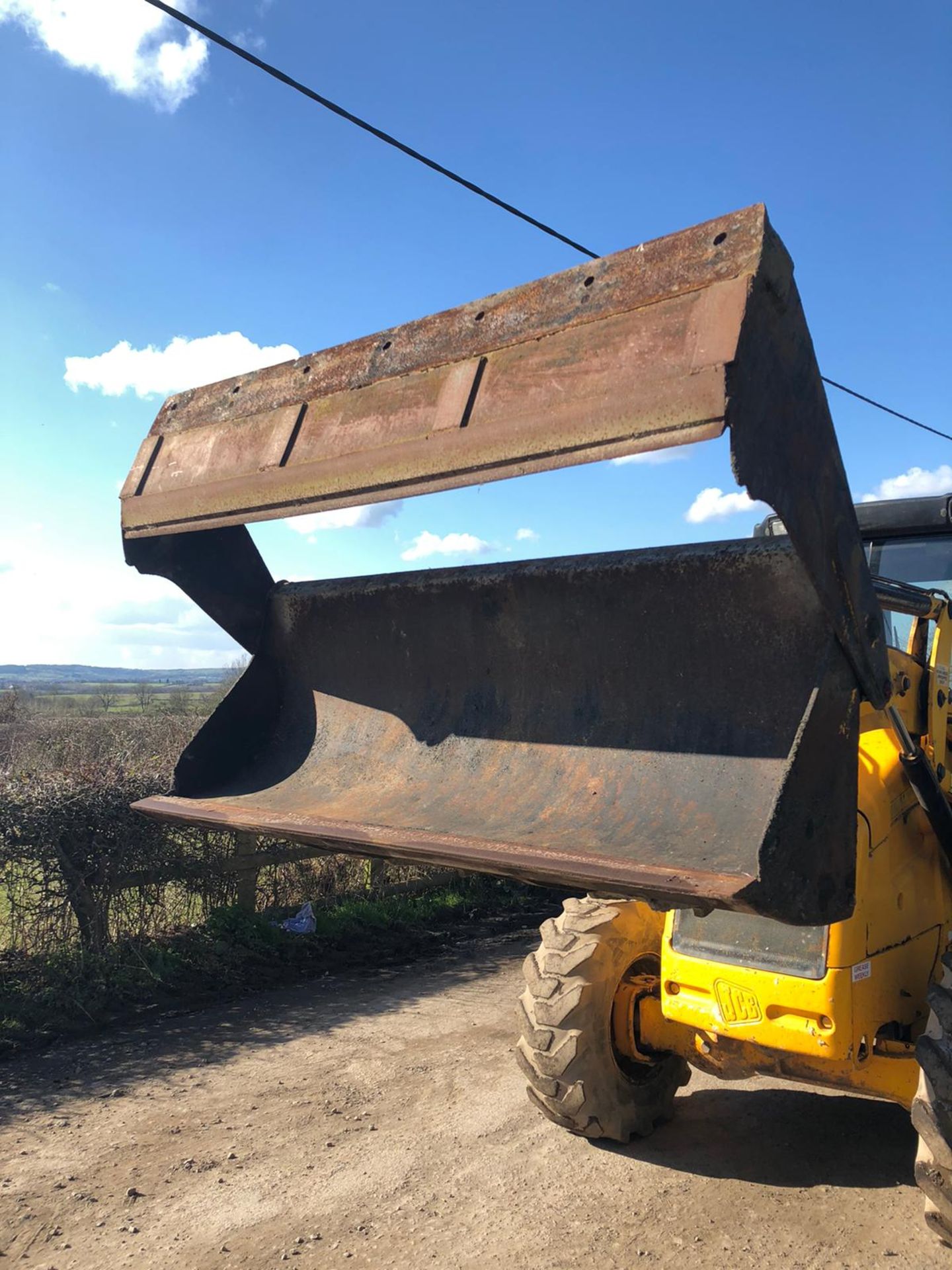 JCB 2CX AIR MASTERS, FULL GLASS CAB, 4 WHEEL DRIVE, 4 IN ONE BUCKET *PLUS VAT* - Image 5 of 7