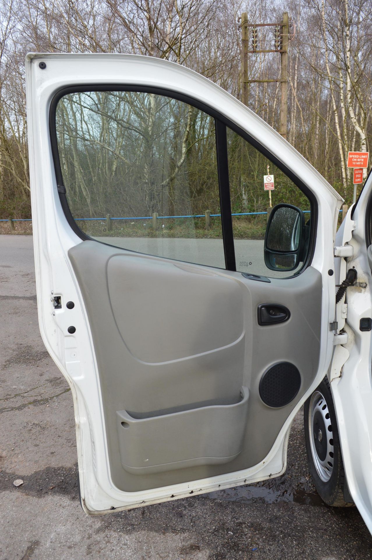 2014/14 REG VAUXHALL VIVARO 2700 CDTI SEMI-AUTO 2.0 DIESEL PANEL VAN, SHOWING 1 FORMER KEEPER - Image 14 of 26