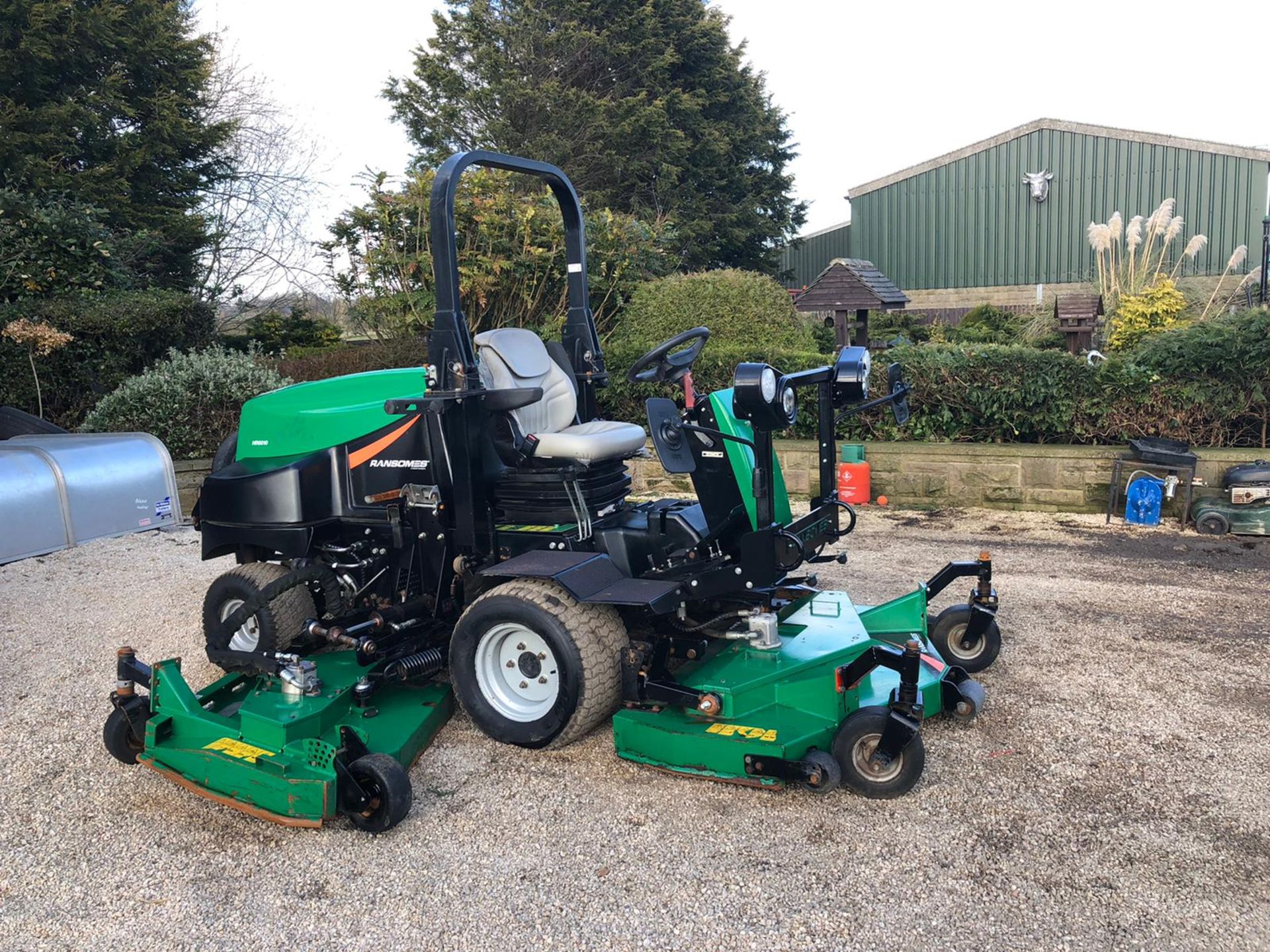 RANSOMES HR6010 BATWING RIDE ON LAWN MOWER, ONLY 144 HOURS, YEAR 2014, 4 WHEEL DRIVE *PLUS VAT*