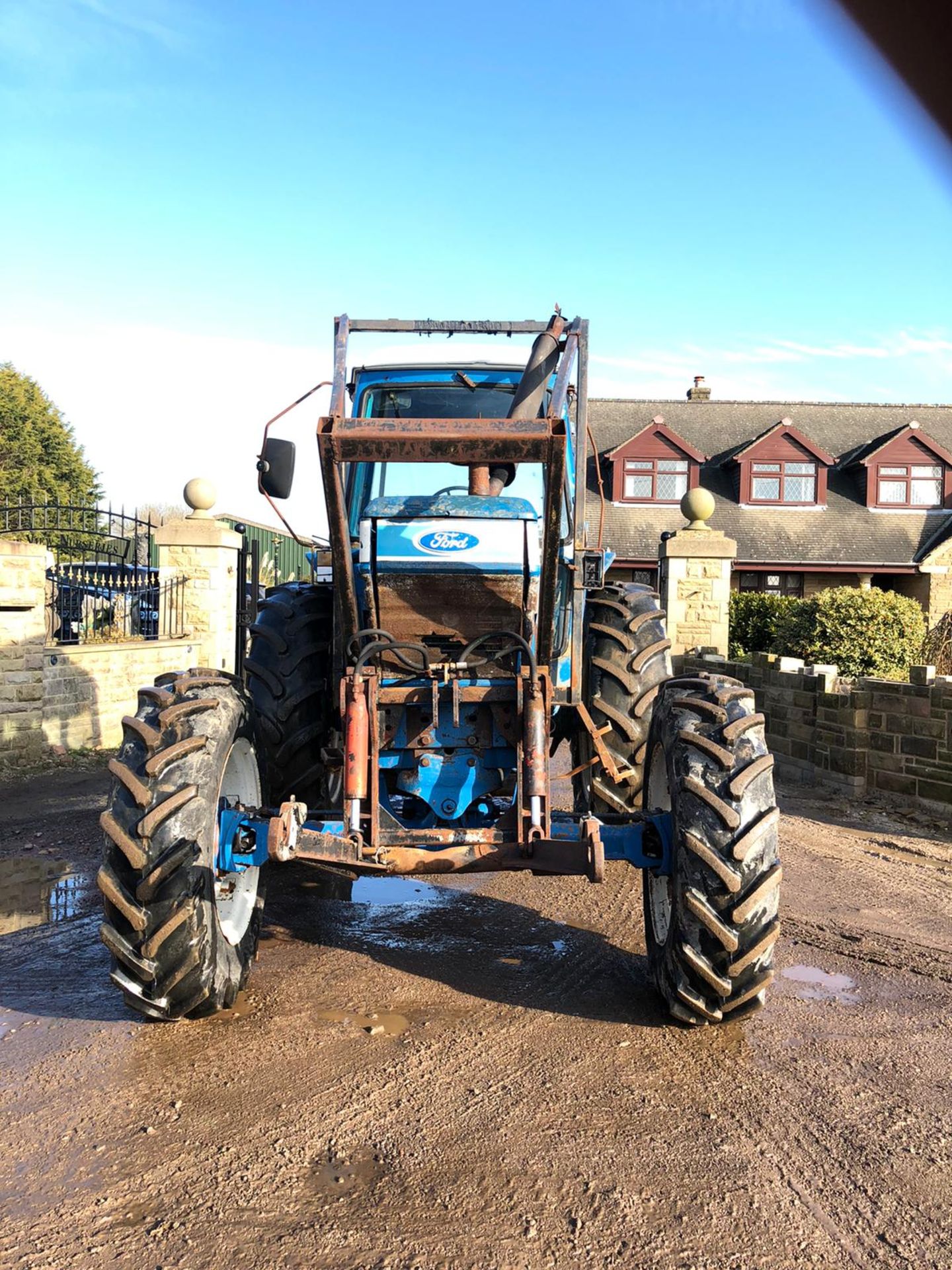 FORD 7710 4 WHEEL DRIVE TRACTOR, FRONT LINKAGE, REAR PTO DRIVEN WINCH, GOOD TYRES *PLUS VAT* - Image 2 of 8