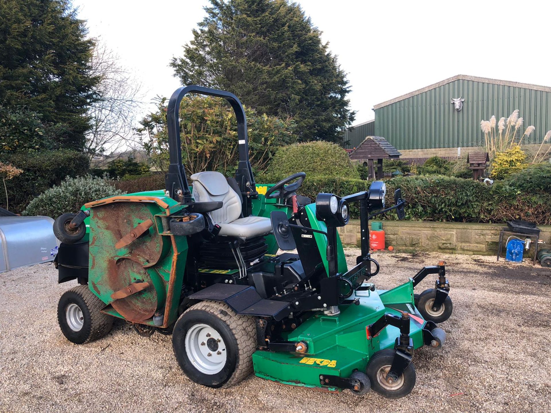 RANSOMES HR6010 BATWING RIDE ON LAWN MOWER, ONLY 144 HOURS, YEAR 2014, 4 WHEEL DRIVE *PLUS VAT* - Image 2 of 8