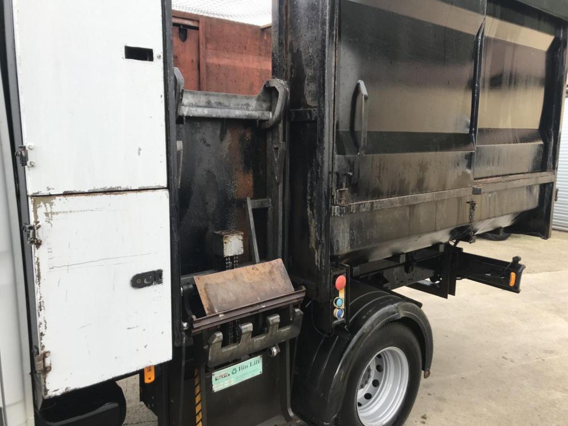 2010/60 REG IVECO DAILY 70C17 CREW CAB TIPPER EX-COUNCIL WITH SIDE BIN LIFT *PLUS VAT* - Image 6 of 12