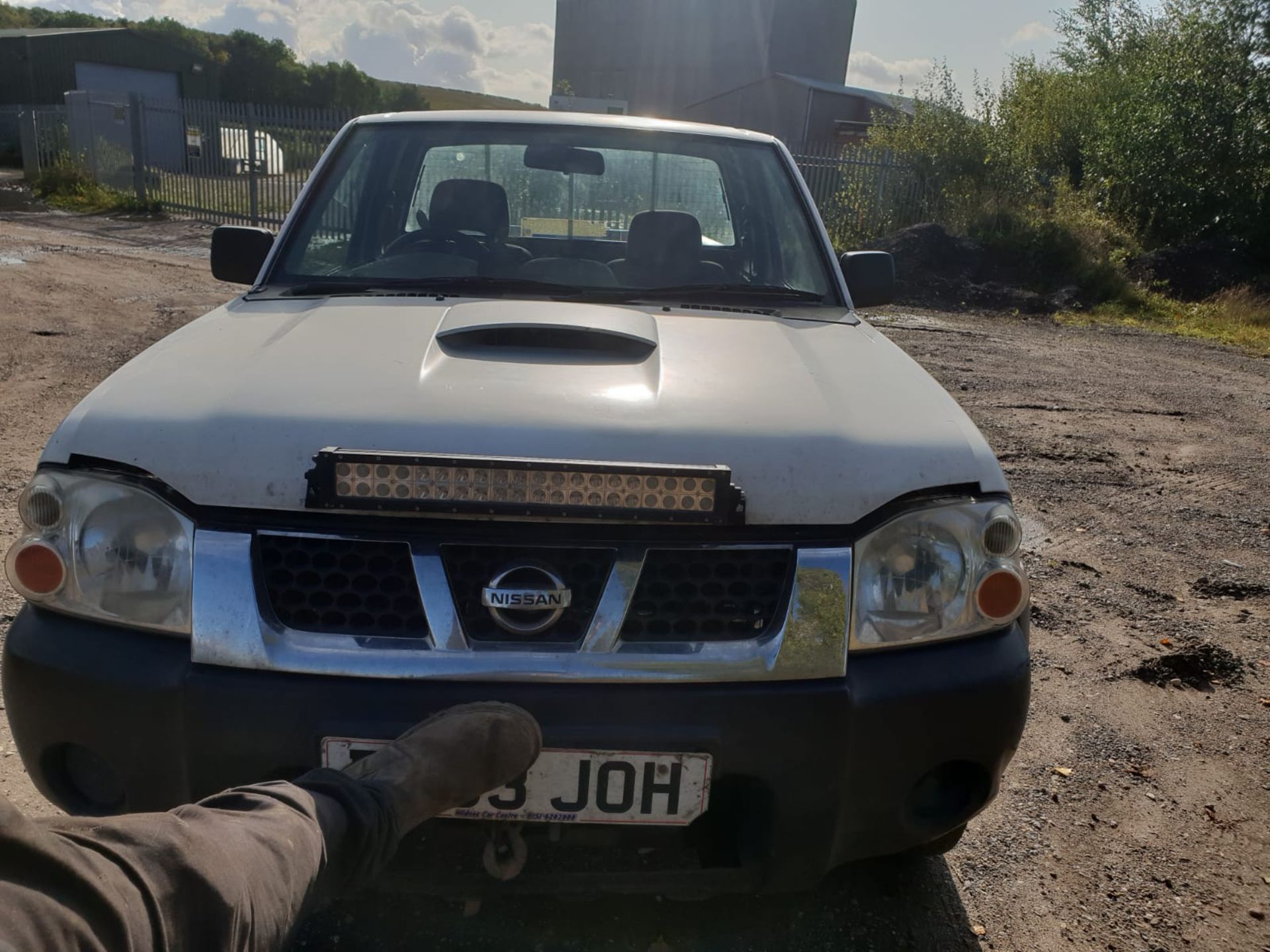 2003/53 REG NISSAN D22 2.5 DI 4X4 2.5 DIESEL WHITE PICK-UP, SHOWING 2 FORMER KEEPERS *NO VAT* - Image 2 of 13