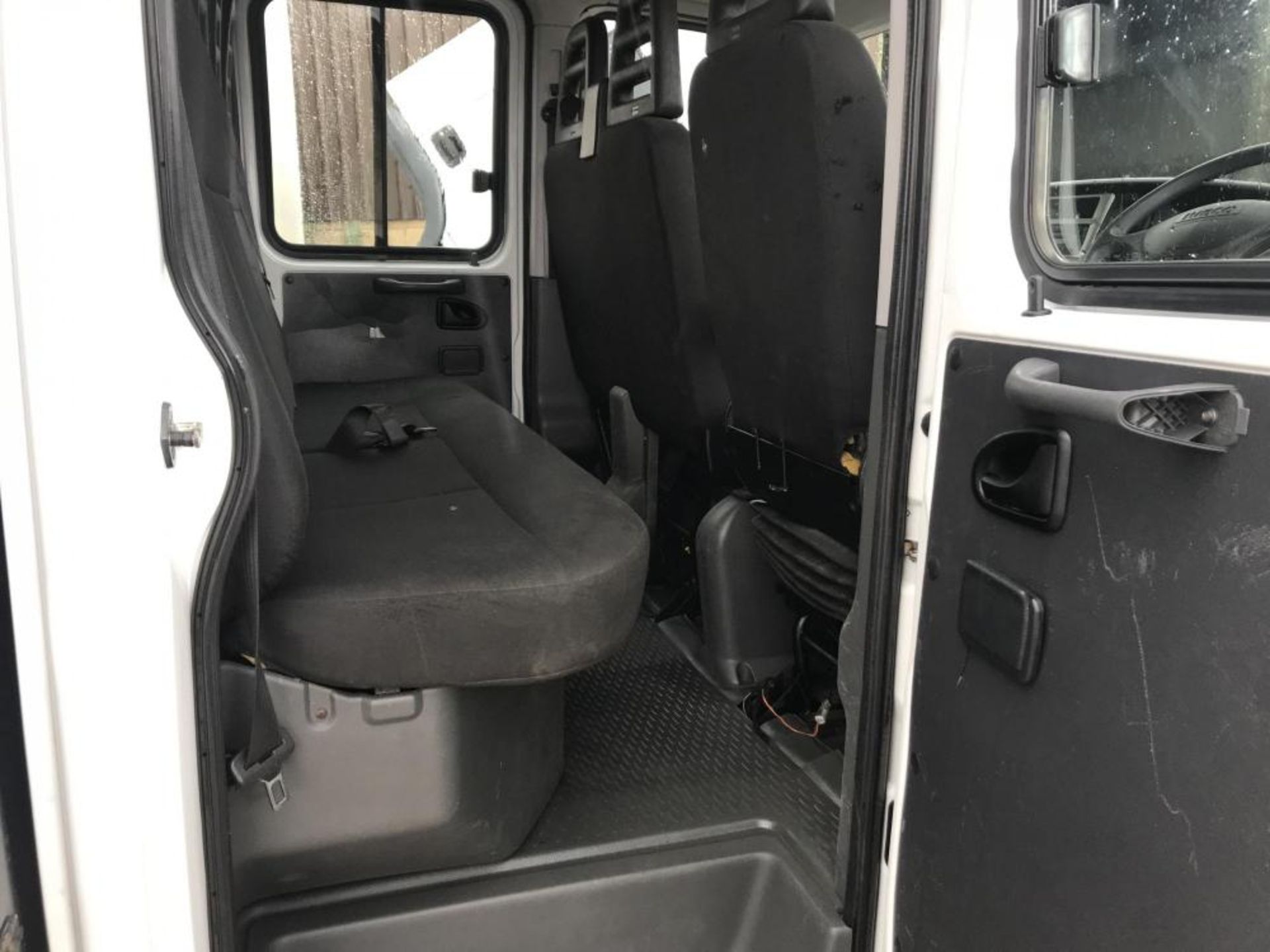 2010/60 REG IVECO DAILY 70C17 CREW CAB TIPPER EX-COUNCIL WITH SIDE BIN LIFT *PLUS VAT* - Image 9 of 12
