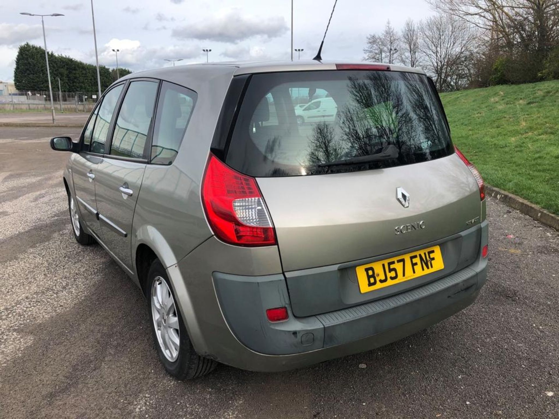 2007/57 REG RENAULT G-SCENIC DYNAMIQUE-7 VVT 1.6 PETROL GREY MPV 7 SEATER *NO VAT* - Image 4 of 11