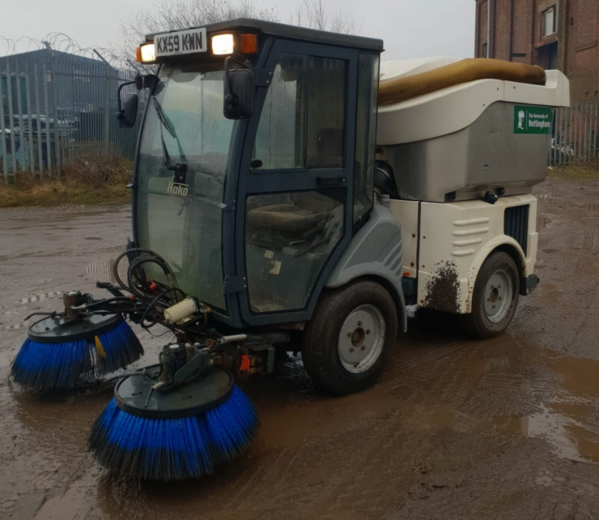 DA - 2008/59 REG HAKO CITYMASTER 1200 ROAD SWEEPER, RUNS AND WORKS - EX COUNCIL *NO VAT* - Image 10 of 11