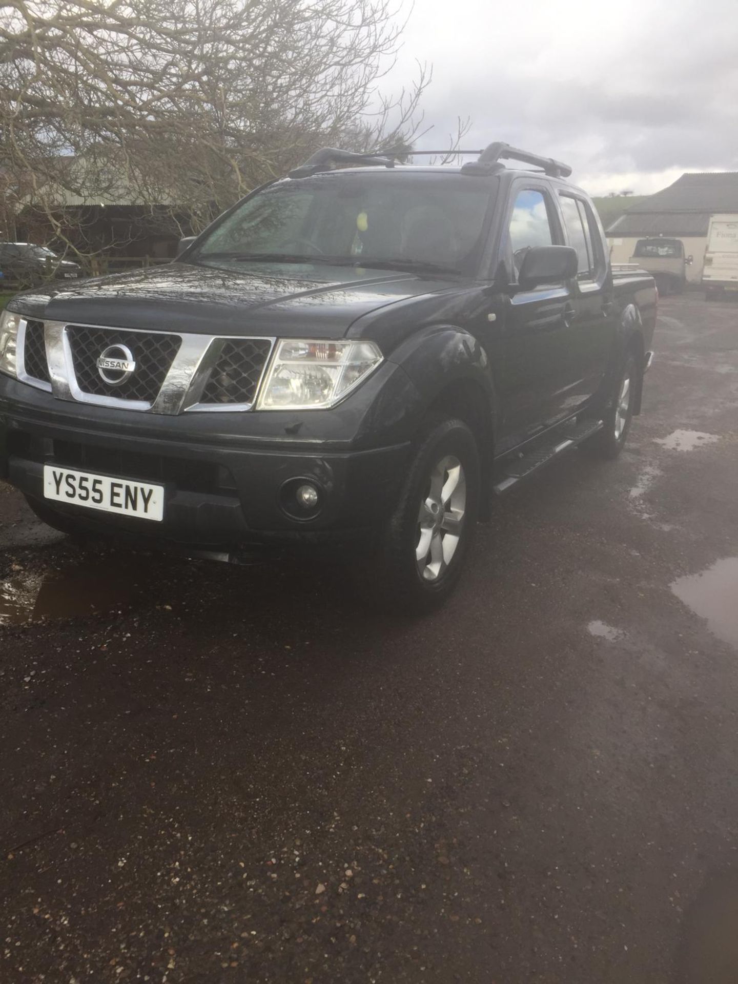 2006/55 REG NISSAN NAVARA DCI OUTLAW 2.5 DIESEL GREY PICK-UP, SHOWING 3 FORMER KEEPERS *NO VAT* - Image 2 of 10