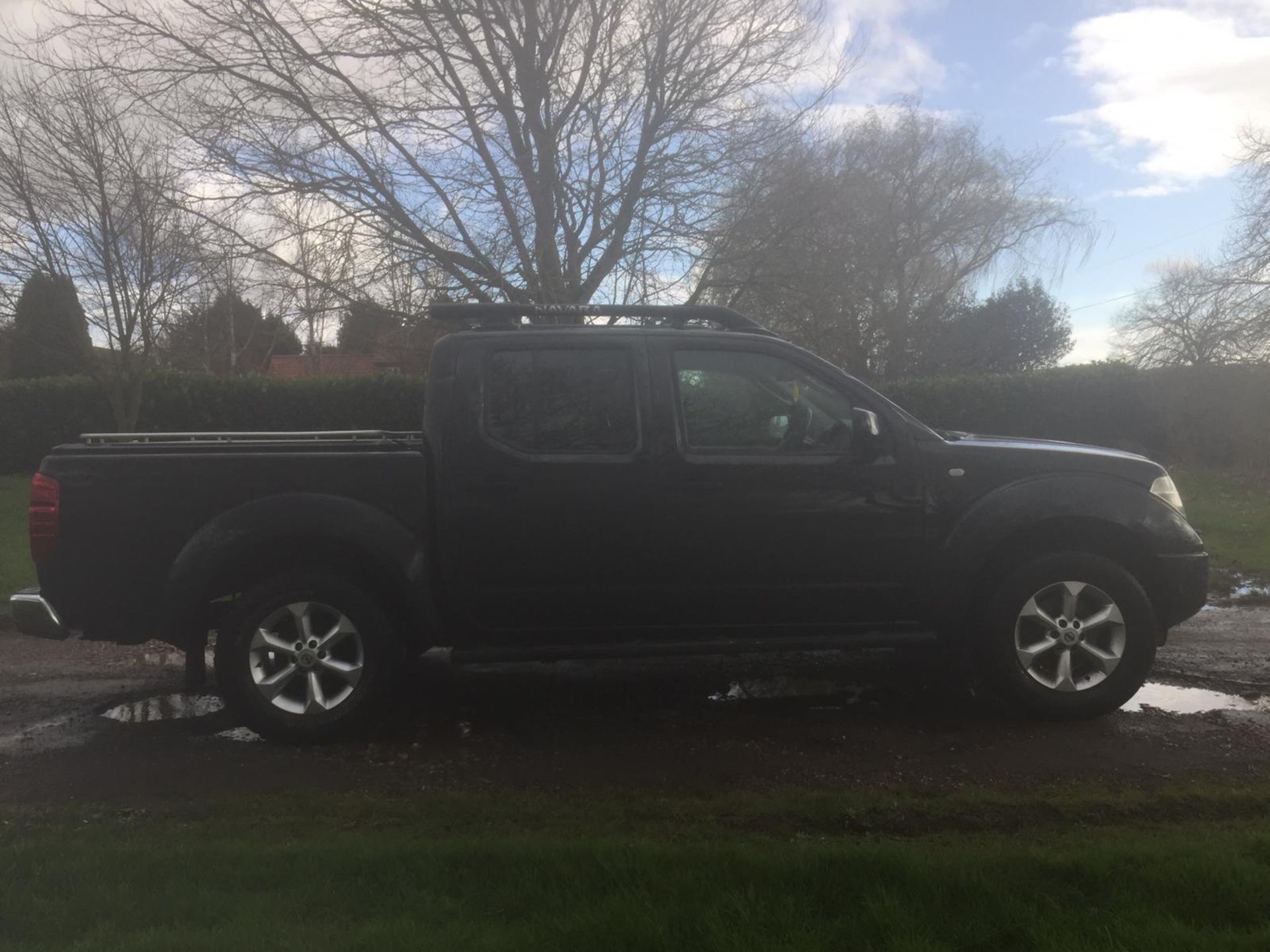 2006/55 REG NISSAN NAVARA DCI OUTLAW 2.5 DIESEL GREY PICK-UP, SHOWING 3 FORMER KEEPERS *NO VAT* - Image 5 of 10