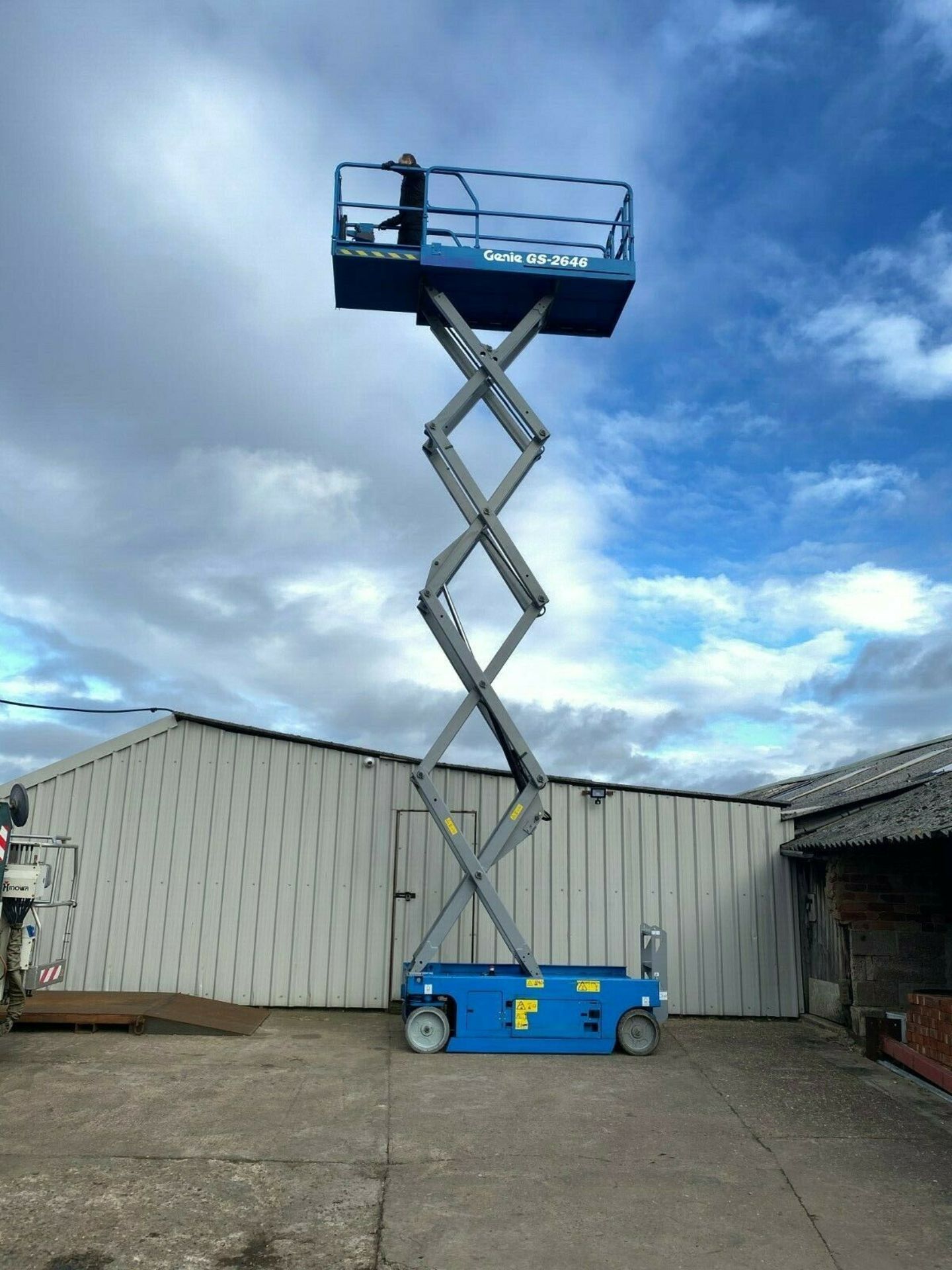 GENIE GS-2646 ACCESS PLATFORM SCISSOR LIFT, YEAR 2014 *PLUS VAT* - Image 2 of 7