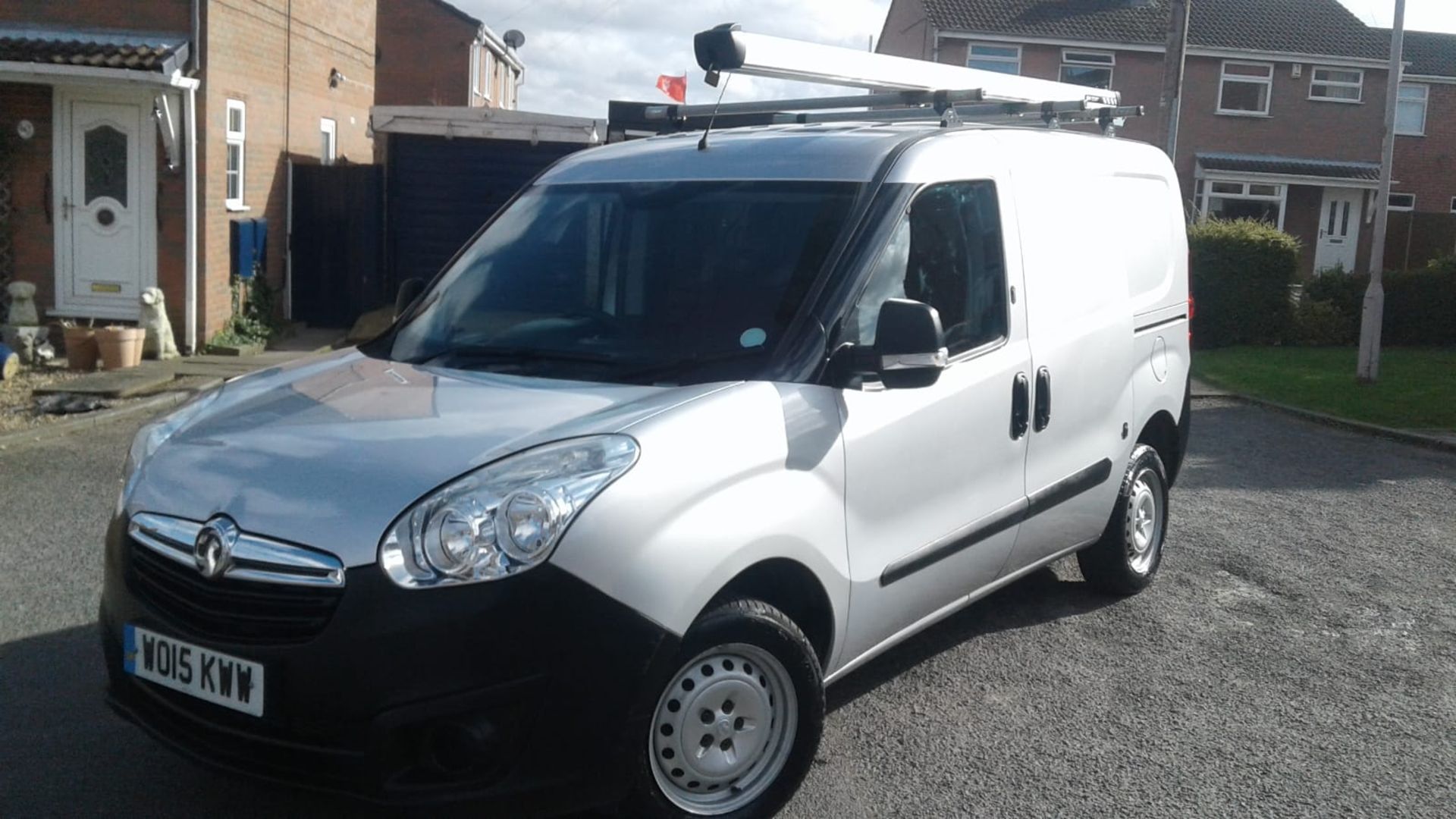2015/15 REG VAUXHALL COMBO 2000 L1H1 CDTI SS E-FL 1.25 DIESEL PANEL VAN, SHOWING 0 FORMER KEEPERS - Image 2 of 14