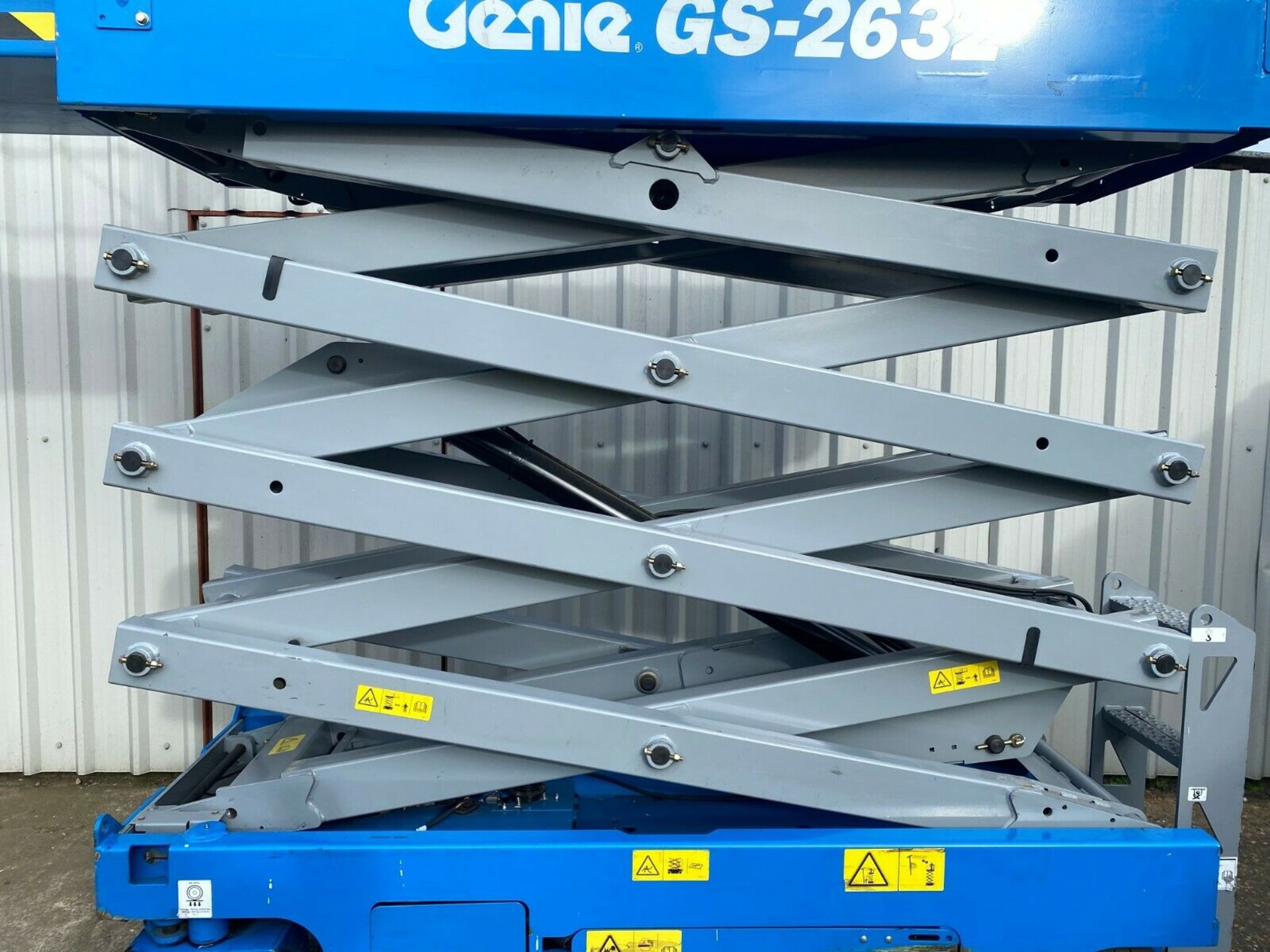 GENIE GS-2632 ACCESS PLATFORM SCISSOR LIFT, YEAR 2014 *PLUS VAT* - Image 8 of 9