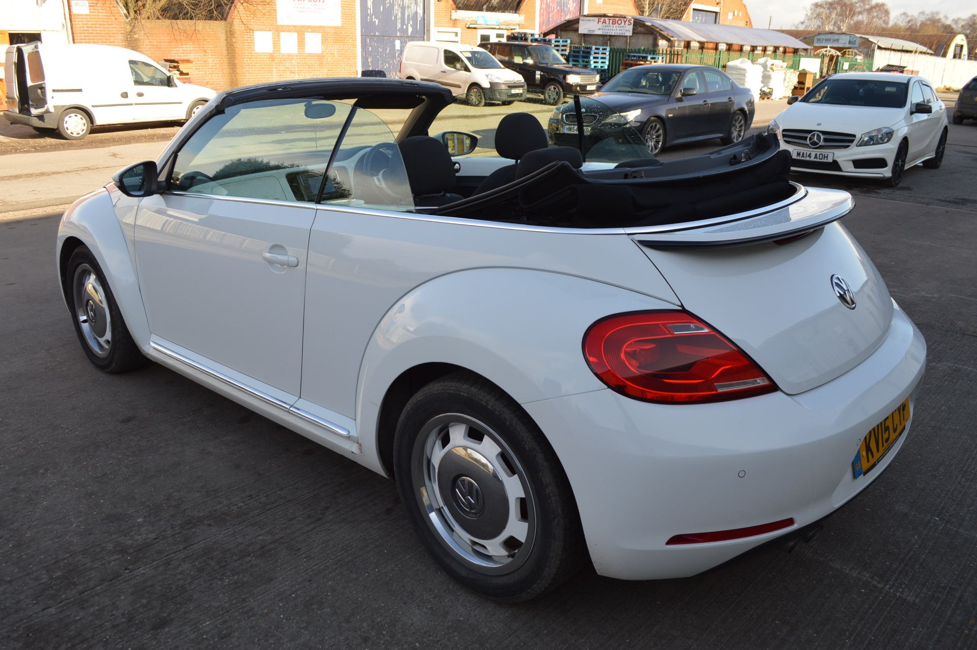 2015/15 REG VOLKSWAGEN BEETLE DESIGN TDI BLUEMOTION 2.0 DIESEL WHITE CONVERTIBLE *NO VAT* - Image 9 of 24