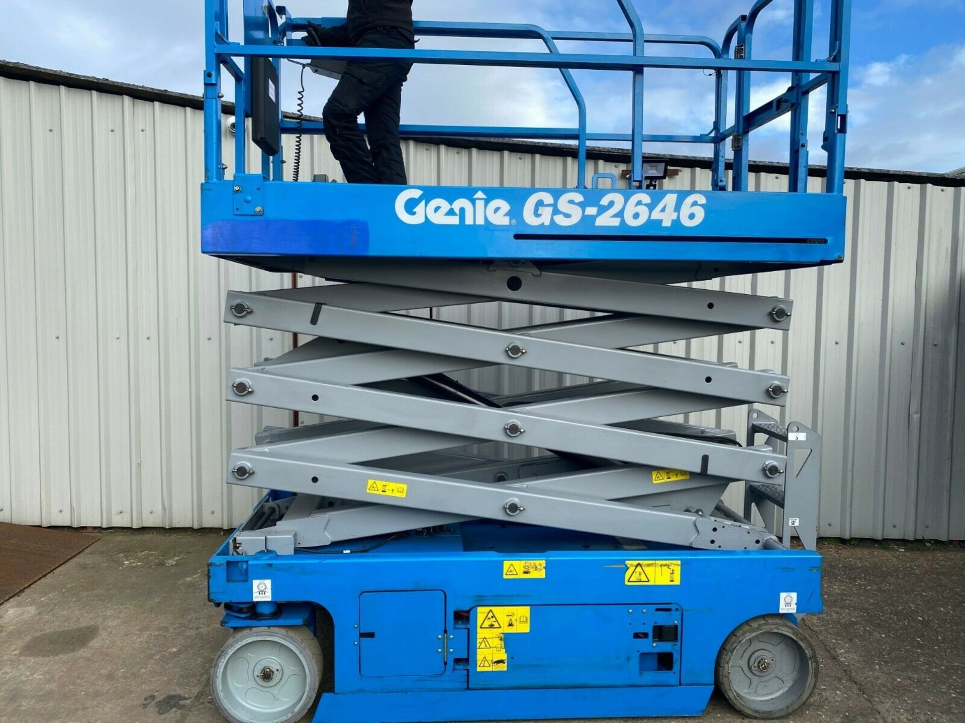 GENIE GS-2646 ACCESS PLATFORM SCISSOR LIFT, YEAR 2014 *PLUS VAT* - Image 5 of 7