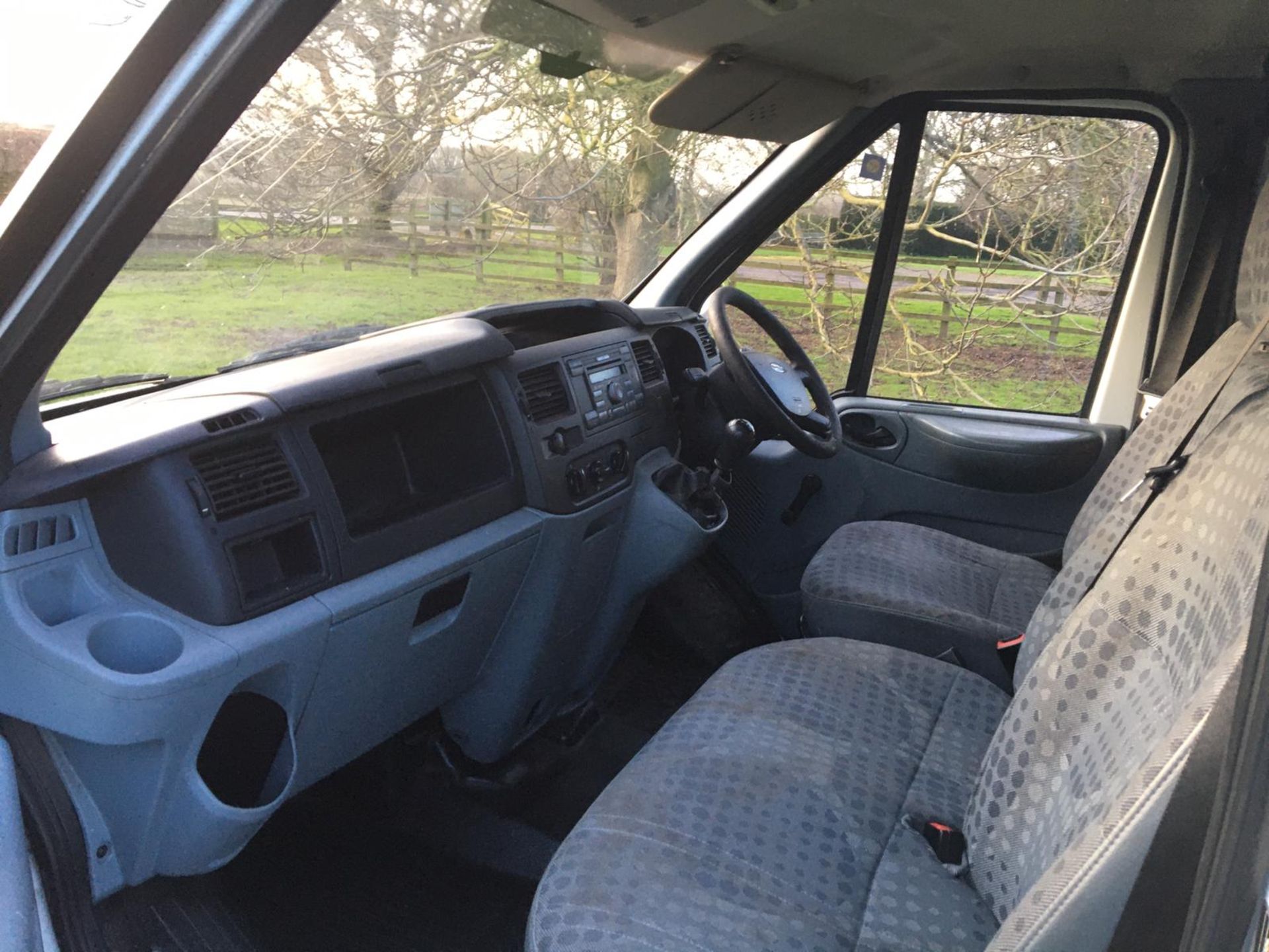 2008/08 REG FORD TRANSIT 85 T260S FWD 2.2 DIESEL PANEL VAN, SHOWING 3 FORMER KEEPERS *NO VAT* - Image 10 of 13