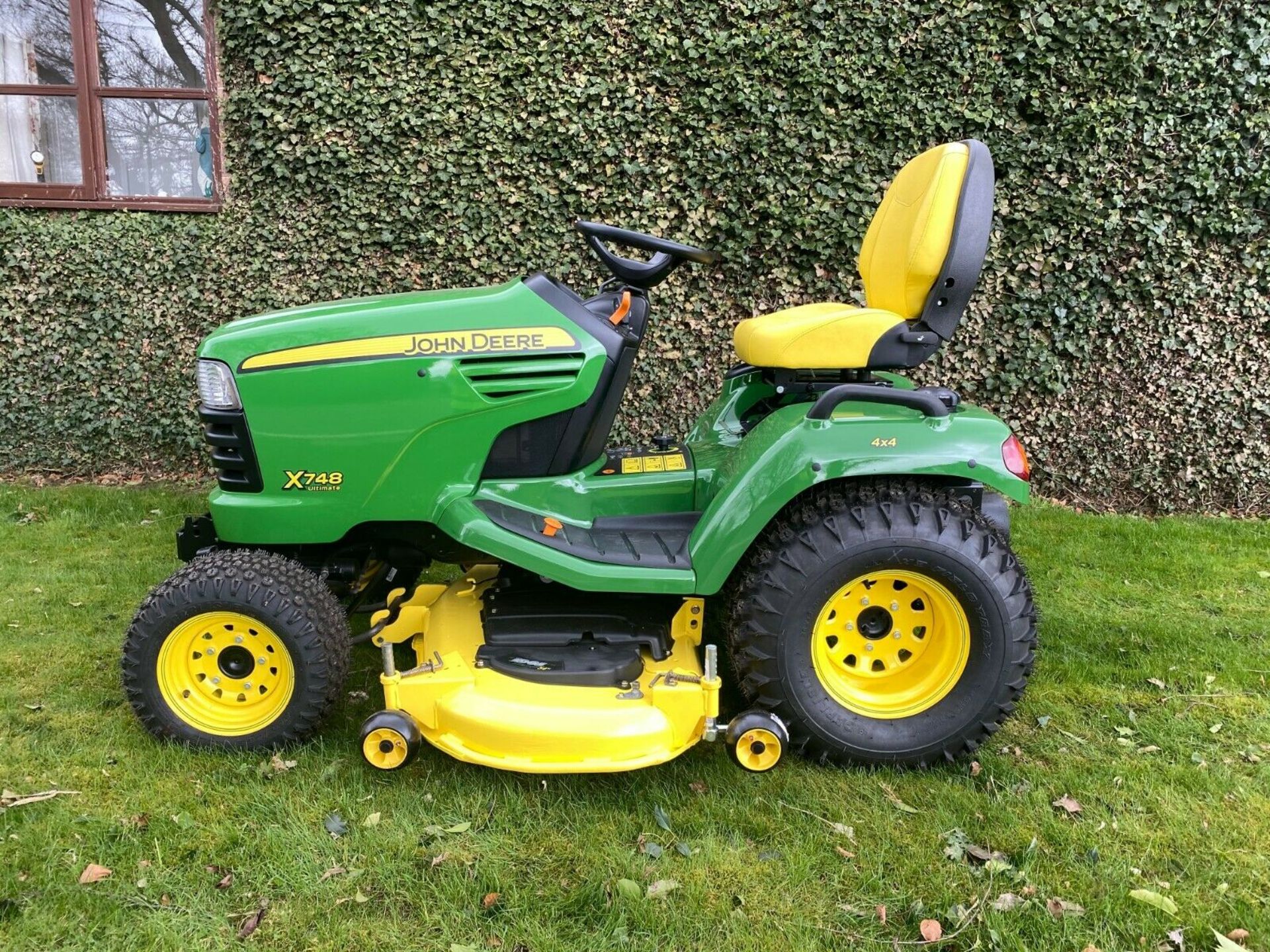 JOHN DEERE X748, 4 WHEEL DRIVE, HYDROSTATIC DRIVE, ONLY 699 HOURS, IMMACULATE CONDITION *PLUS VAT* - Image 2 of 8