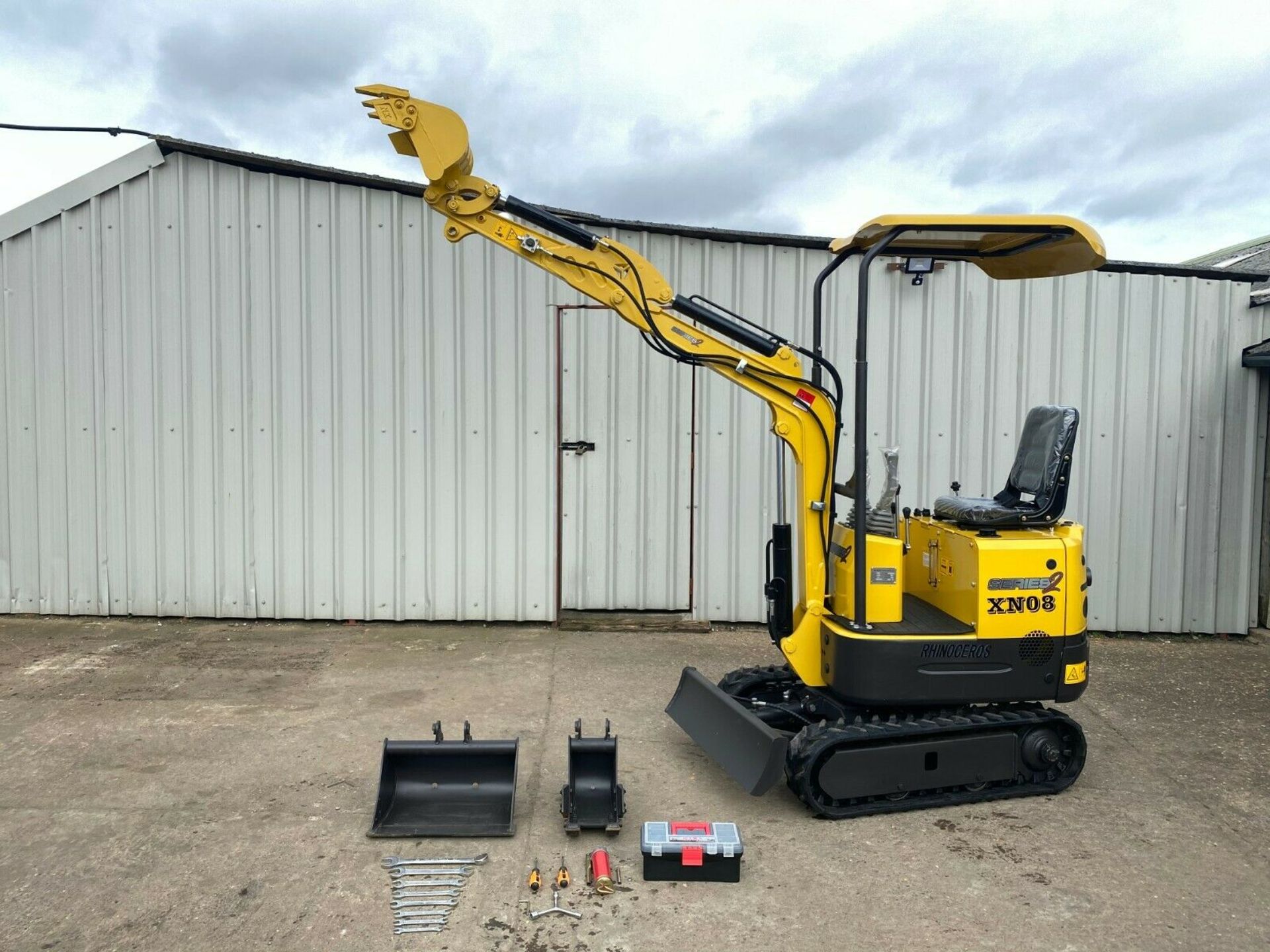 MINI EXCAVATOR RHINOCEROS XN08 BRAND NEW, YEAR 2020, LATEST MODEL SERIES 2, 3 BUCKETS, CE MARKED - Image 9 of 9