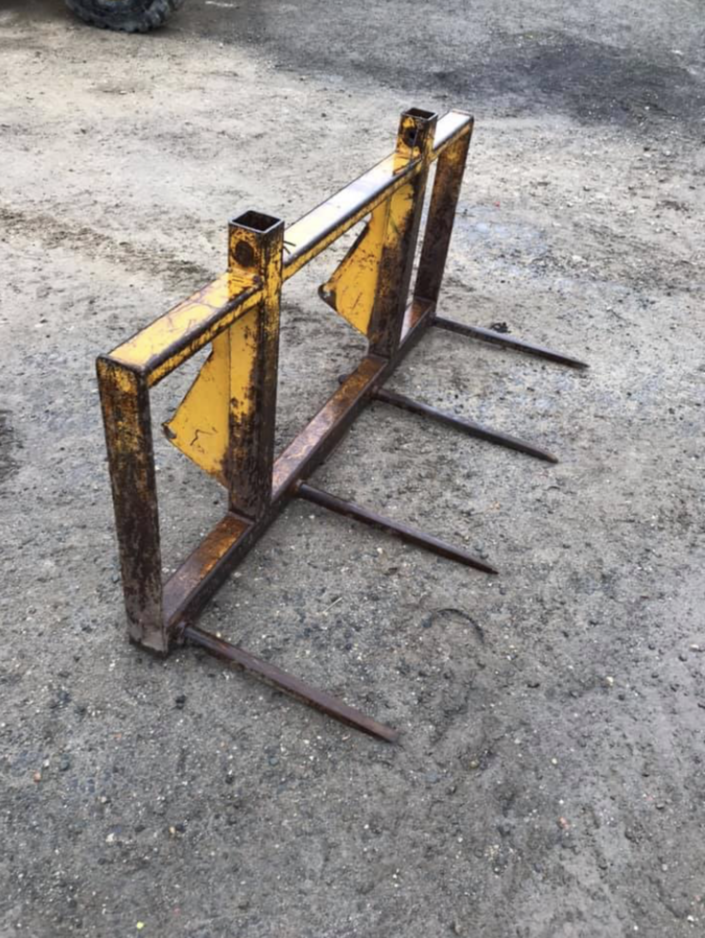 BALE SPIKE, GOOD WORKING CONDITION *NO VAT* - Image 3 of 7