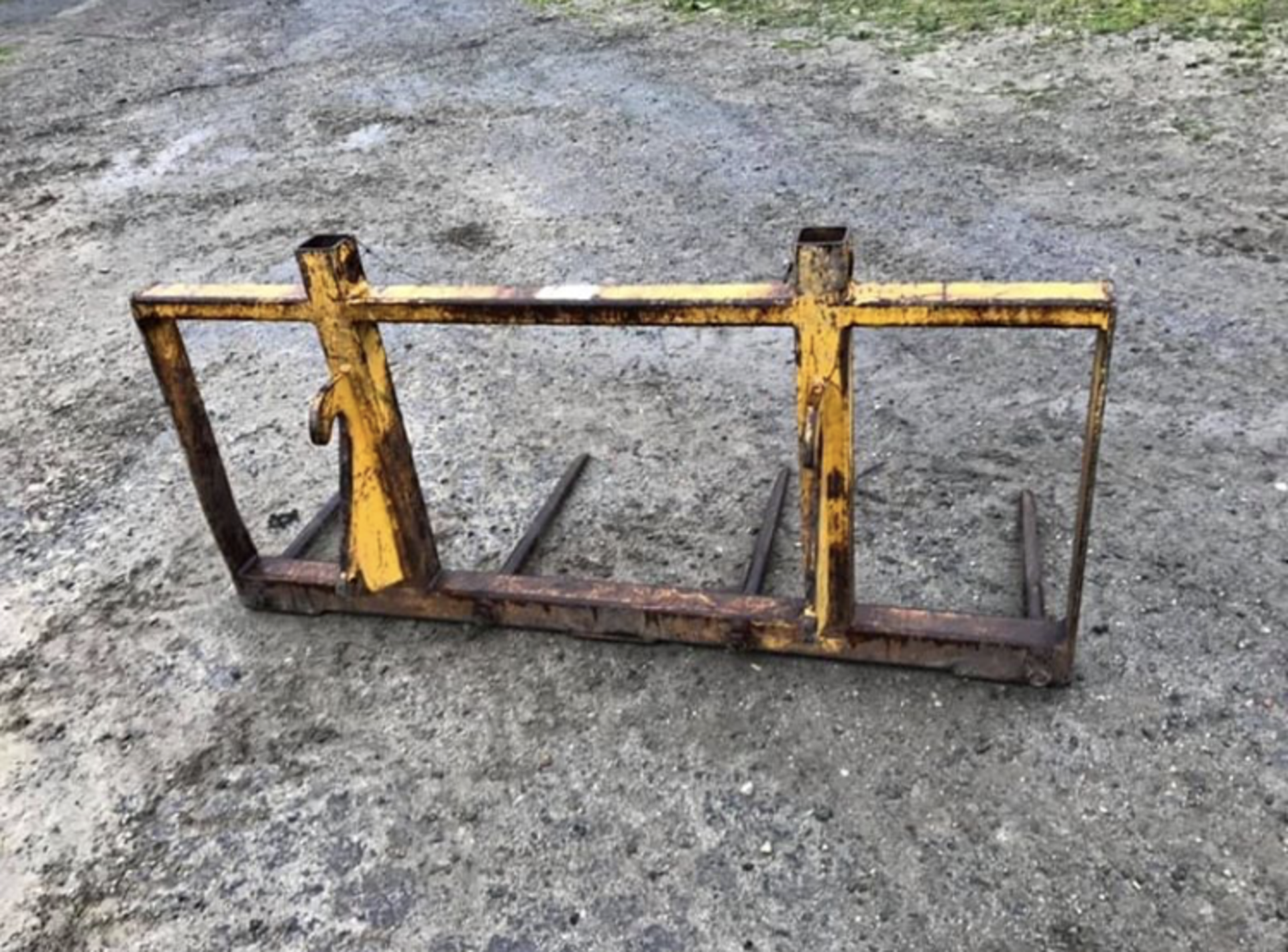 BALE SPIKE, GOOD WORKING CONDITION *NO VAT* - Image 2 of 7