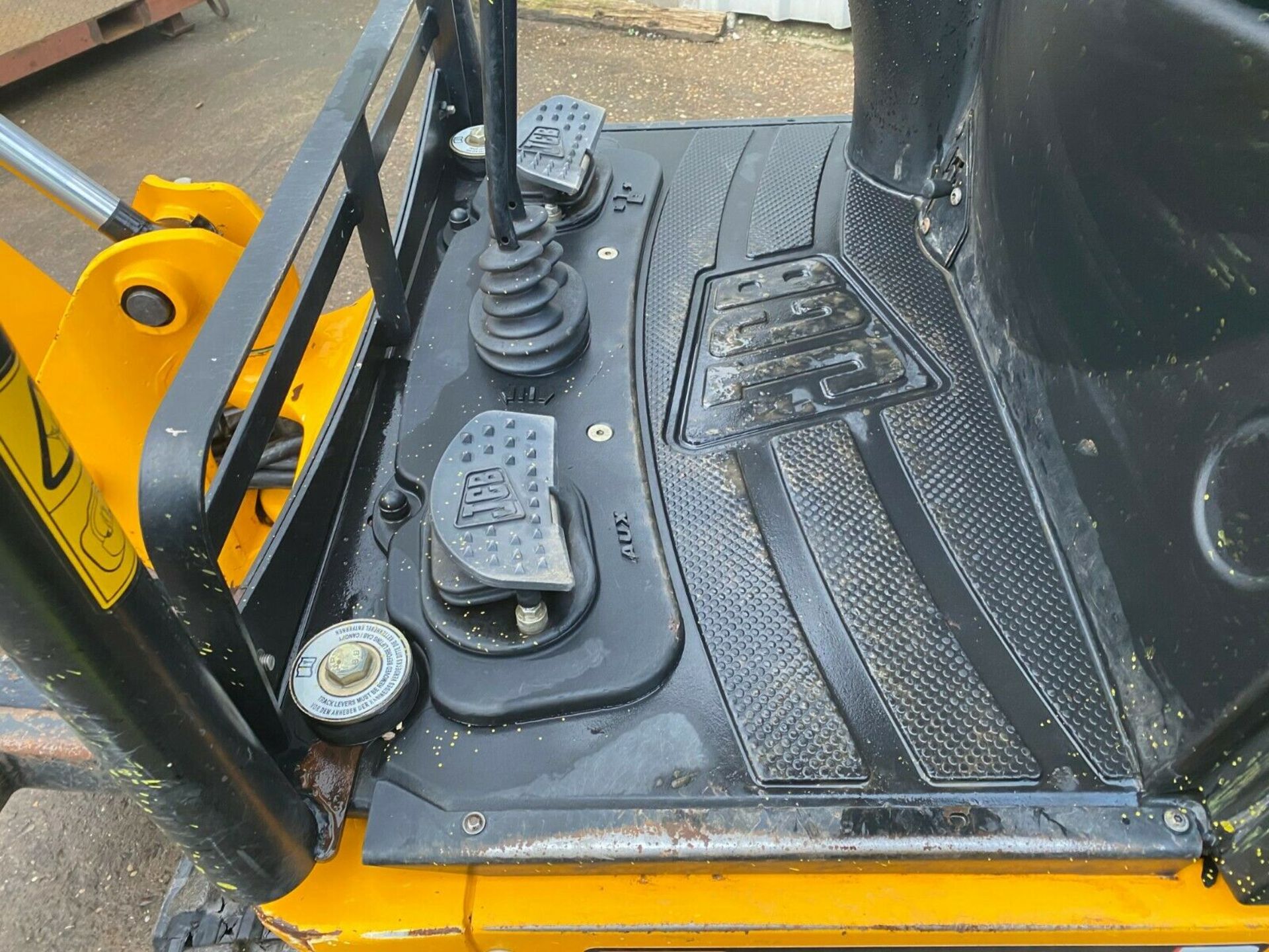 JCB 8014 CTS MINI DIGGER, YEAR 2016, COMPLETE WITH DIGGING BUCKET *PLUS VAT* - Image 6 of 7