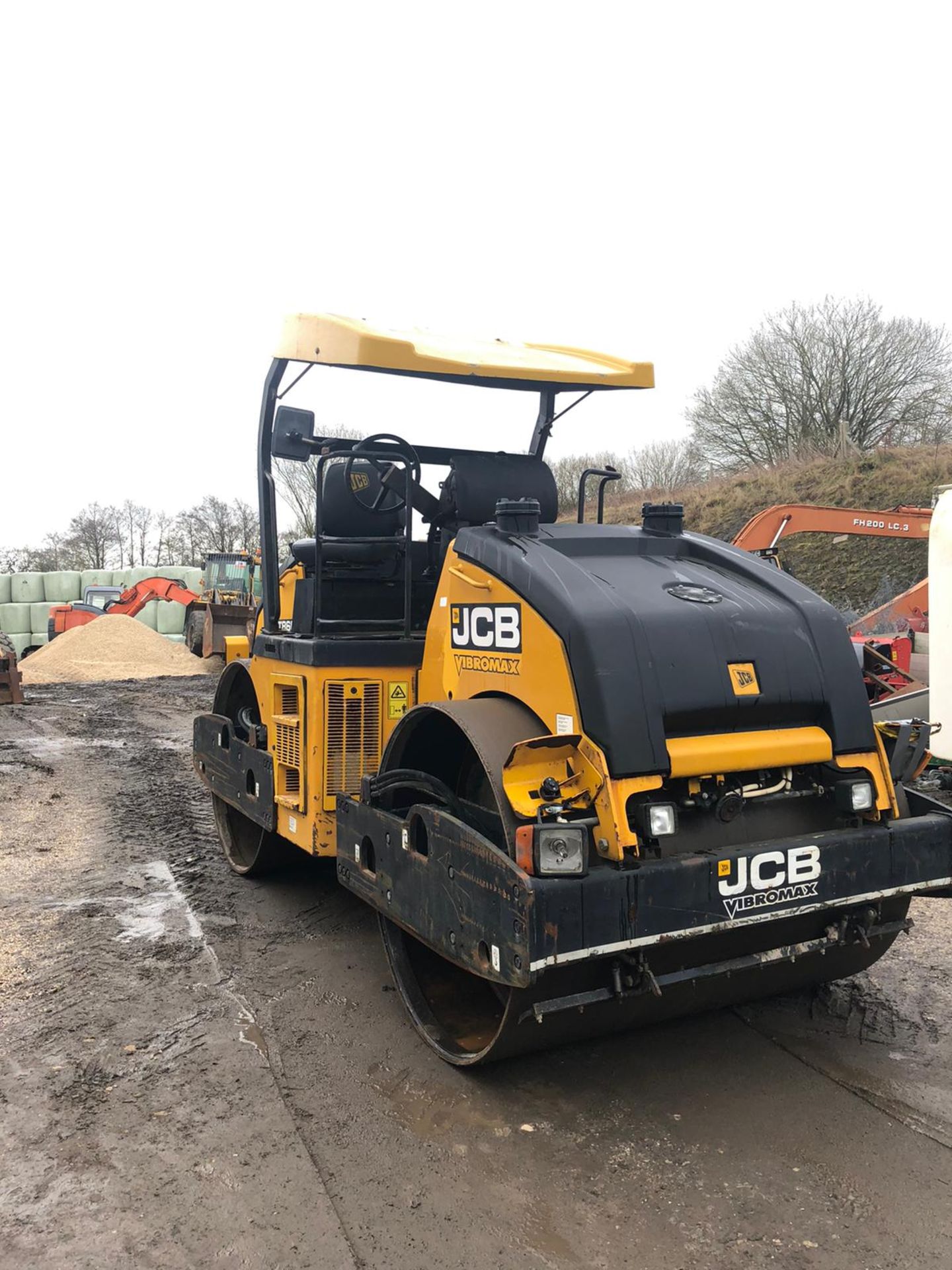 JCB VMT860 9 TON RIDE ON TWIN DRUM ROLLER, YEAR 2011, RUNS, WORKS AND VIBRATES *PLUS VAT*