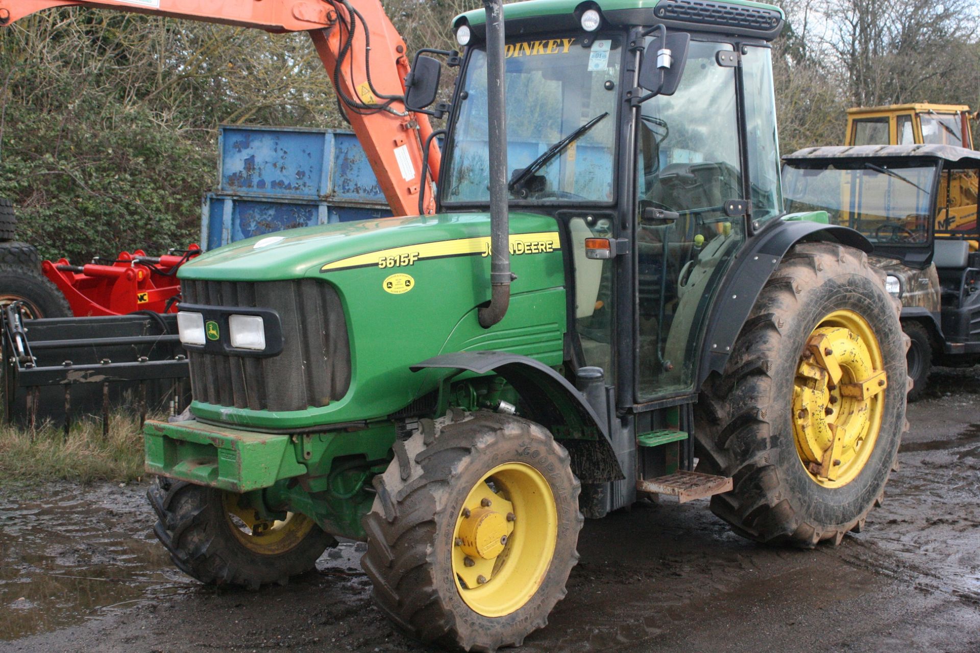 JOHN DEERE 5615F TRACTOR, SHOWING 4073 HOURS, GOOD CONDITION, GOOD YEAR TYRES, READY FOR WORK - Image 3 of 8