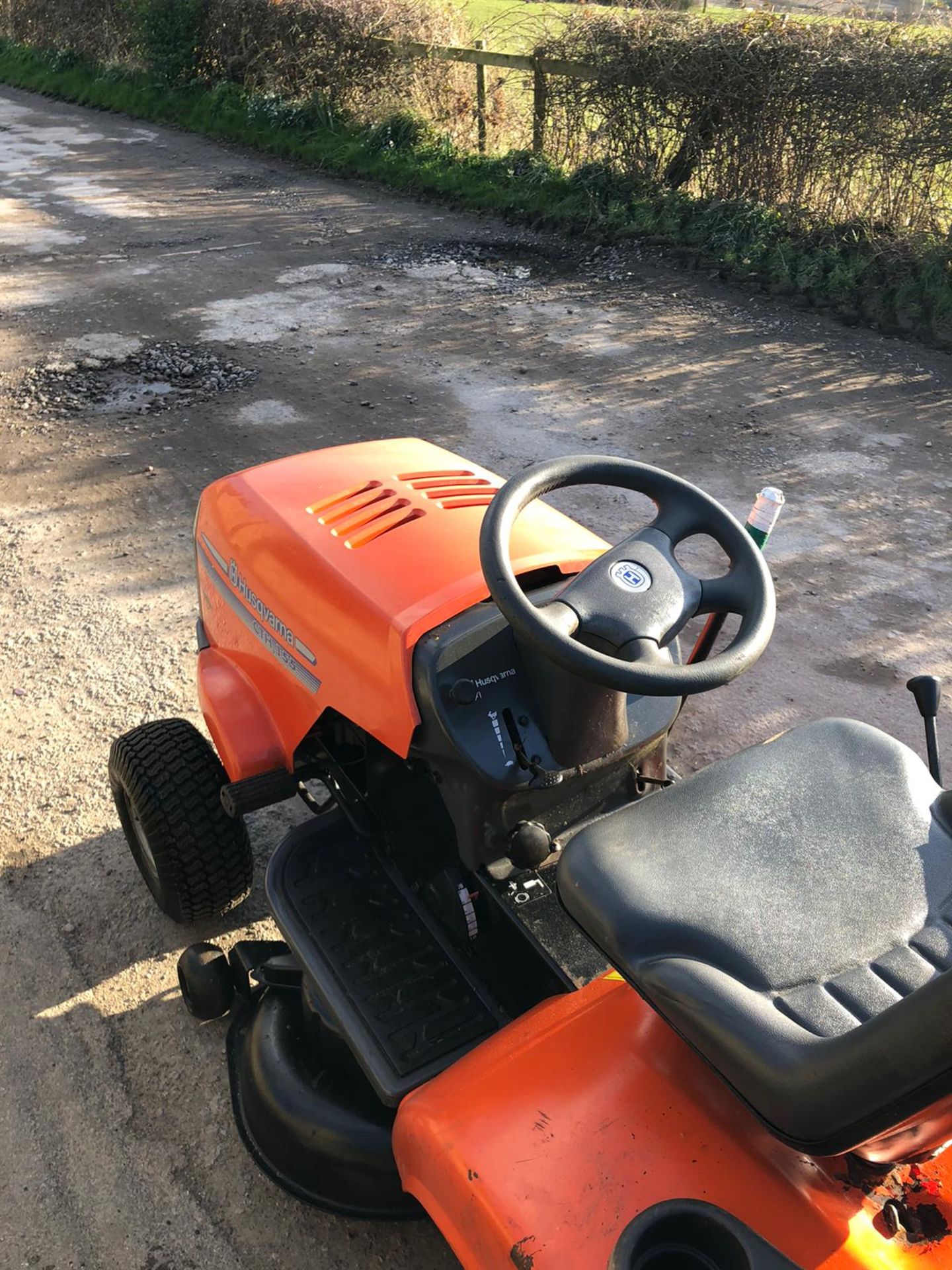 HUSQVARNA LT155 RIDE ON LAWN MOWER, RUNS, WORKS AND CUTS *NO VAT* - Image 6 of 6