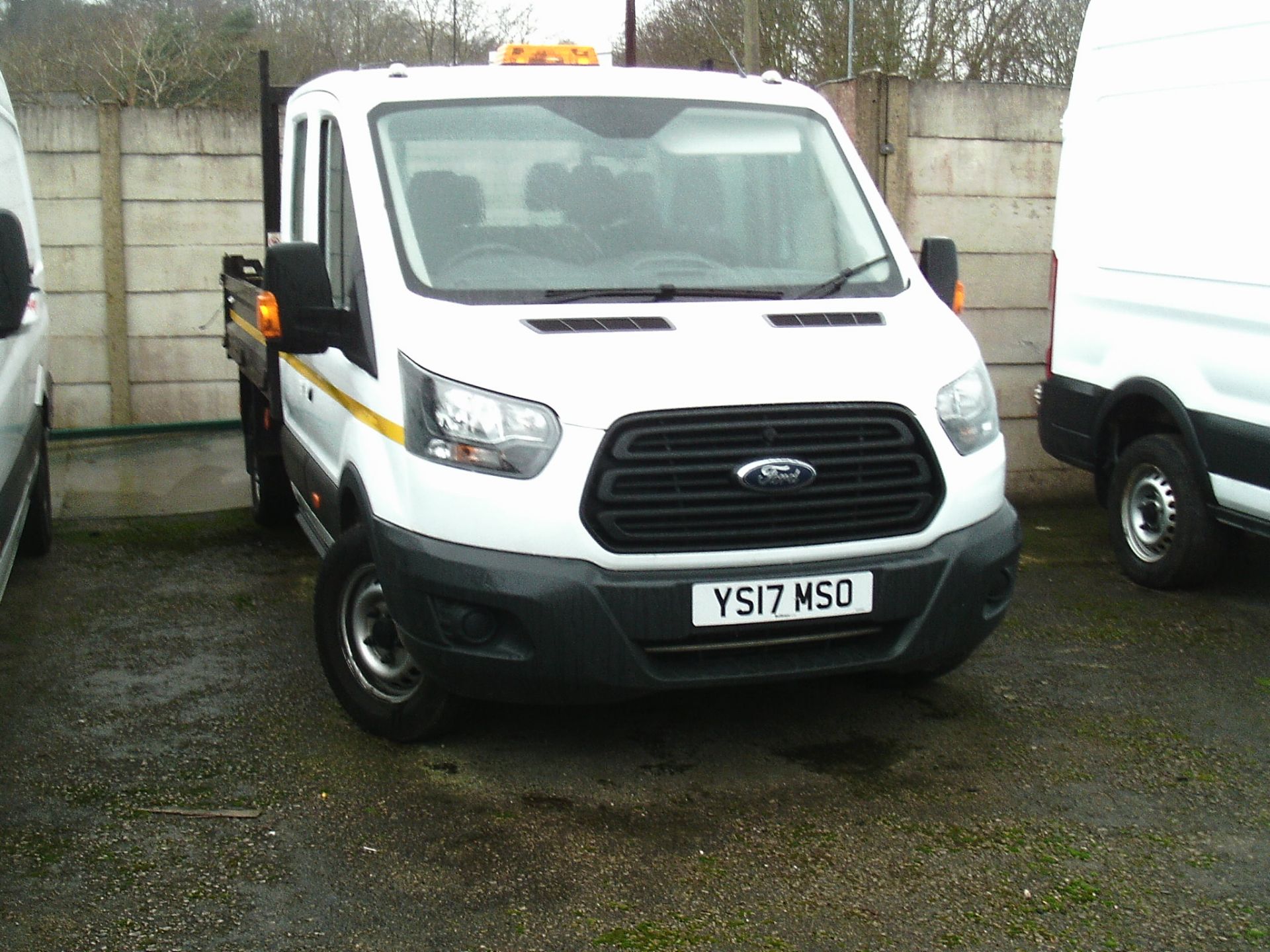 2017/17 REG FORD TRANSIT 350 CREWCAB 2LT EURO 6 130BHP 2.0 DIESEL WHITE TIPPER *PLUS VAT* - Image 2 of 13