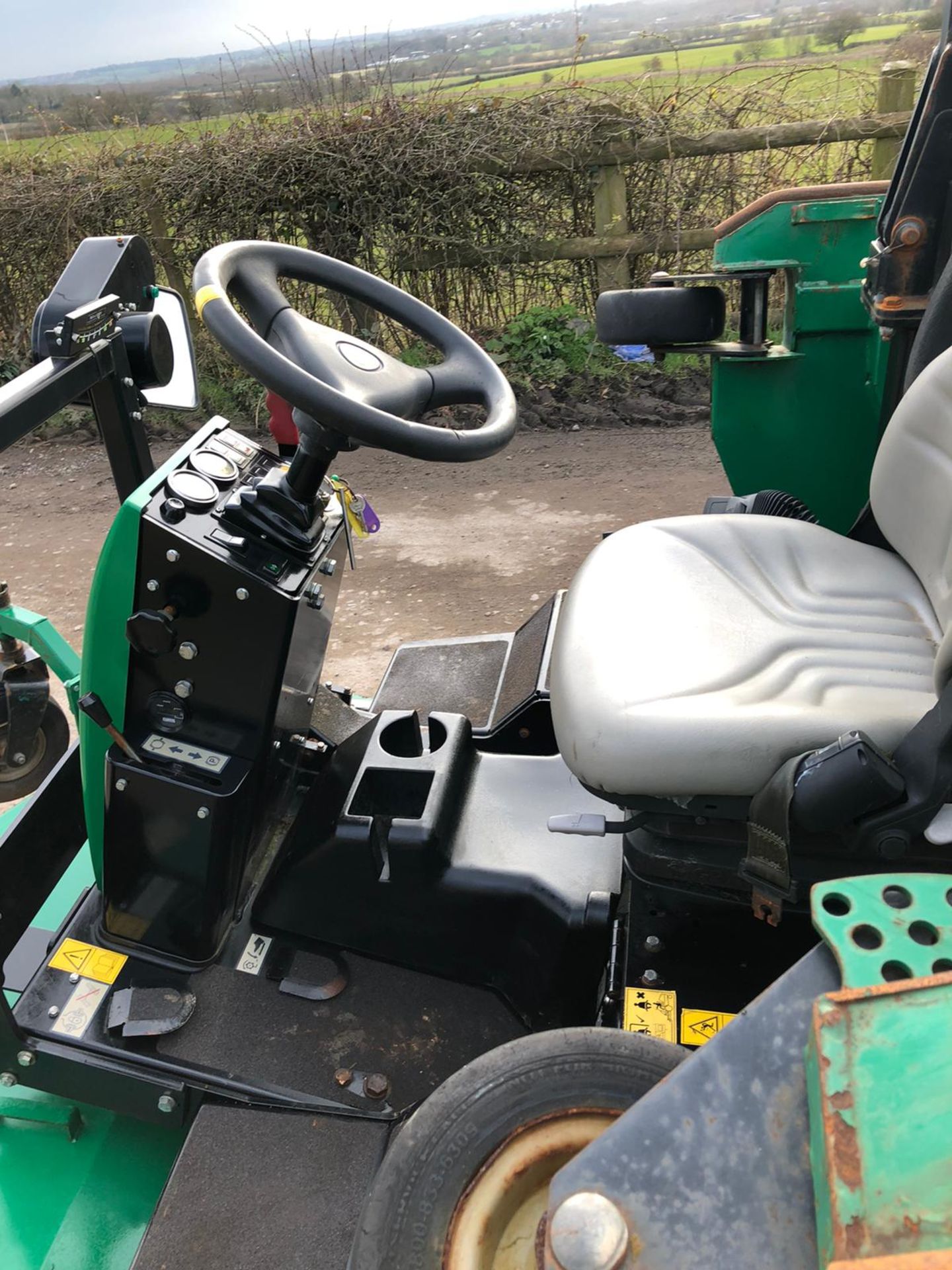 RANSOMES HR6010 BATWING RIDE ON LAWN MOWER, YEAR 2013/62 PLATE, 4 WHEEL DRIVE *PLUS VAT* - Image 4 of 5