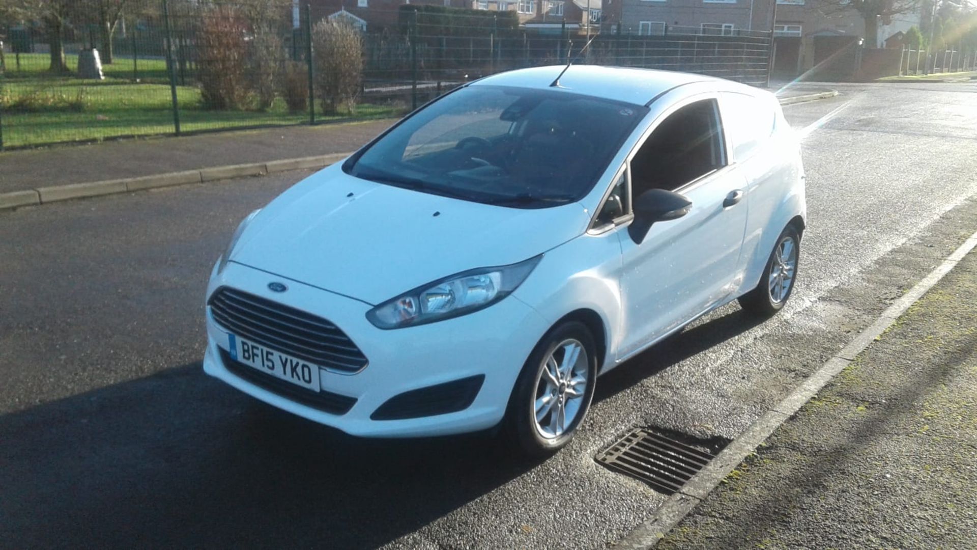 2015/15 REG FORD FIESTA ECONETIC TECH TDCI 1.6 CAR DERIVED VAN, SHOWING 0 FORMER KEEPERS *NO VAT* - Image 3 of 12