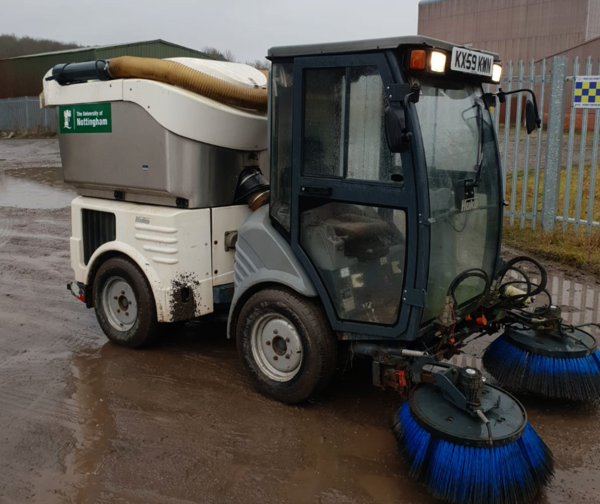 DA - 2008/59 REG HAKO CITYMASTER 1200 ROAD SWEEPER, RUNS AND WORKS - EX COUNCIL *NO VAT* - Image 2 of 11