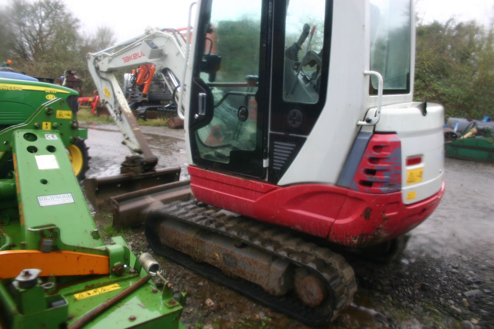 TAKEUCHI TB228 TRACKED CRAWLER COMPACT EXCAVATOR / DIGGER, YEAR 2012, ONE OWNER FROM NEW *PLUS VAT* - Image 3 of 14