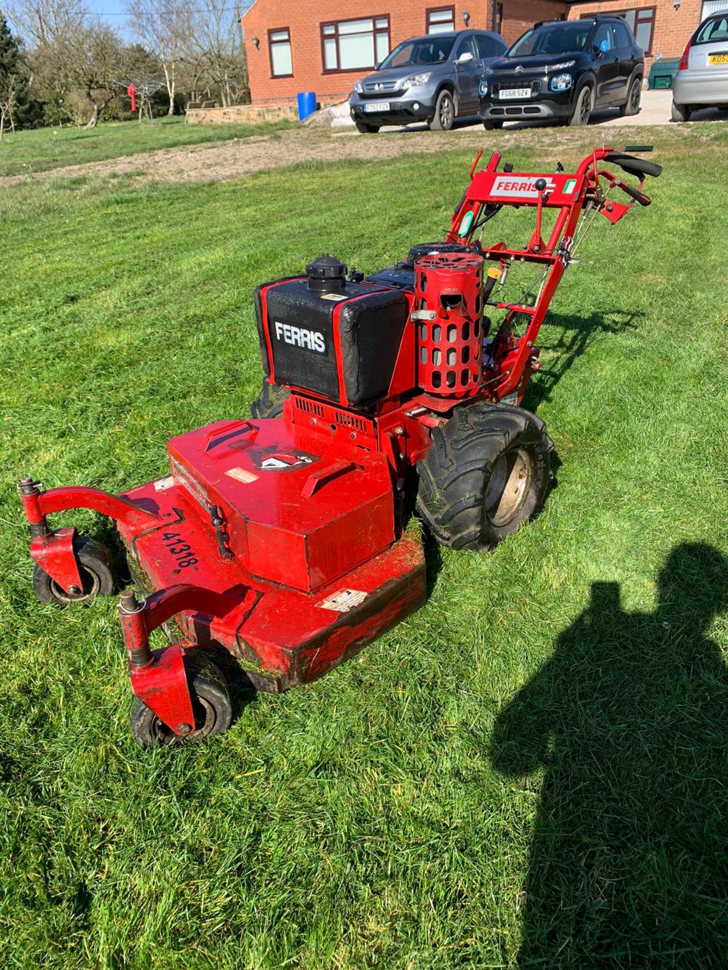 FERRIS HYDROWALK SD COMMERCIAL 36" CUT WALK BEHIND MOWER, YEAR 2005, RUNS, WORKS AND CUTS *PLUS VAT* - Image 6 of 11