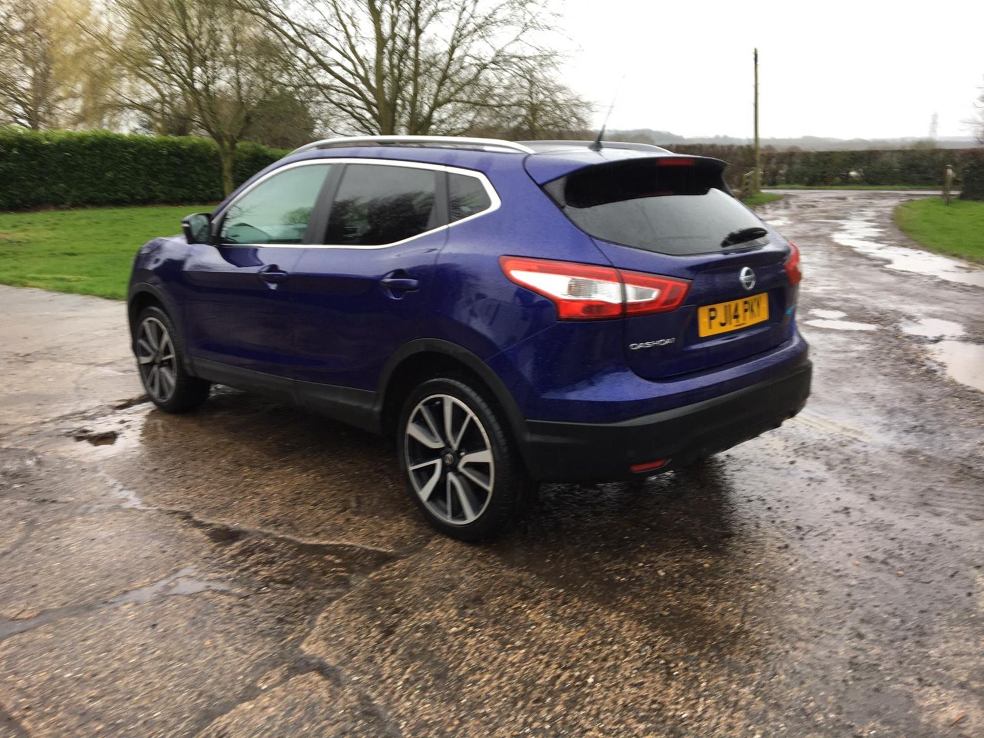 2014/14 REG NISSAN QASHQAI TEKNA DCI 1.5 DIESEL BLUE 5 DOOR HATCHBACK, SHOWING 3 FORMER KEEPERS - Image 5 of 17