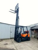 DOOSAN 2 TON GAS FORKLIFT, MODEL: G20G, TRIPLE MAST, FREE LIFT, 1160 HOURS, YEAR 2016 *PLUS VAT*