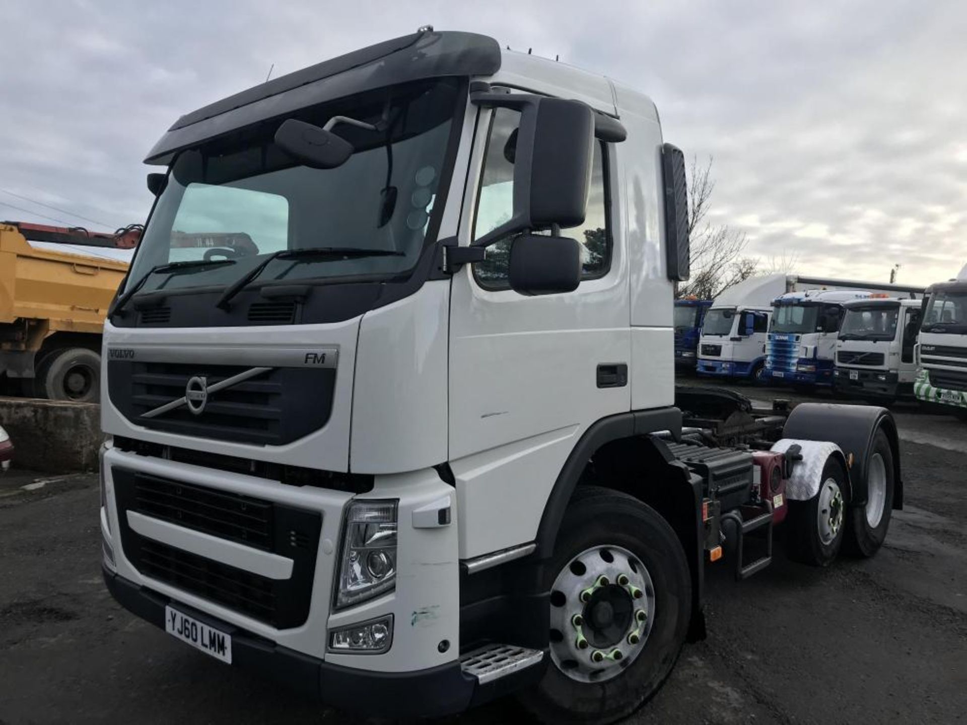 2010/60 REG VOLCO FM 450 6X2 WHITE DIESEL HEAVY HAULAGE TRACTOR UNIT I SHIFT BOX AIR CON *PLUS VAT* - Image 2 of 14