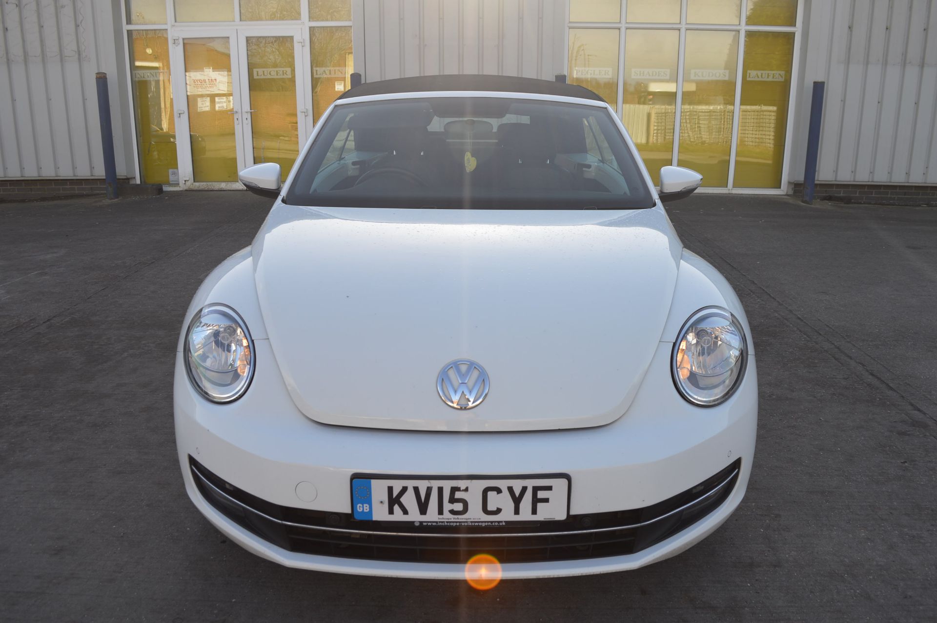 2015/15 REG VOLKSWAGEN BEETLE DESIGN TDI BLUEMOTION 2.0 DIESEL WHITE CONVERTIBLE *NO VAT* - Image 3 of 24